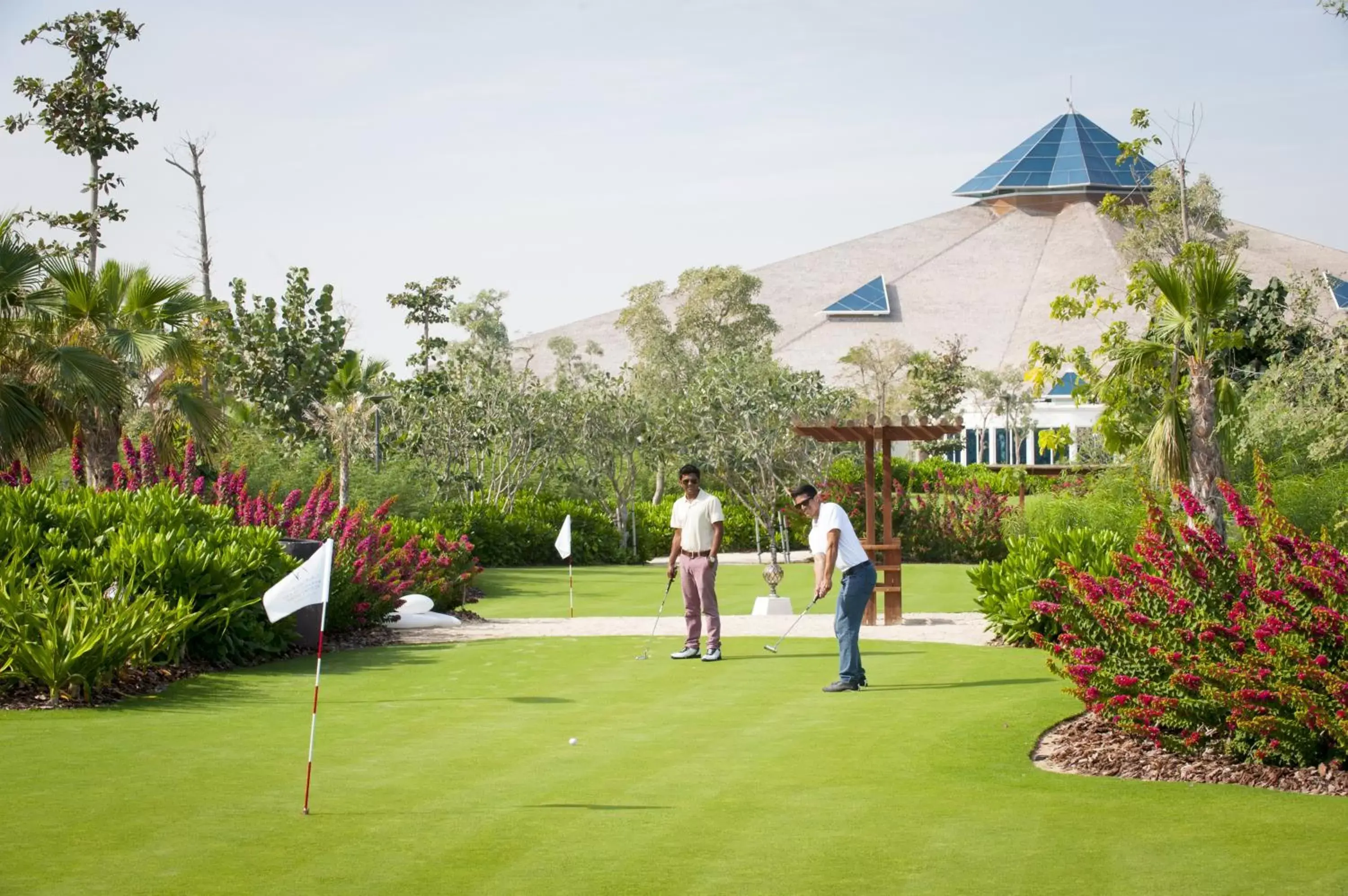 Golfcourse in Banana Island Resort Doha by Anantara