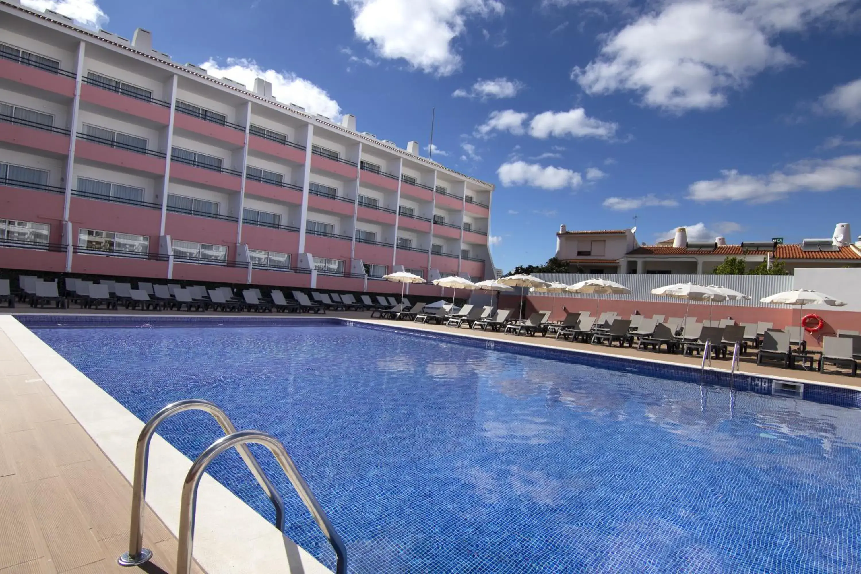 Property building, Swimming Pool in Luna Hotel da Oura