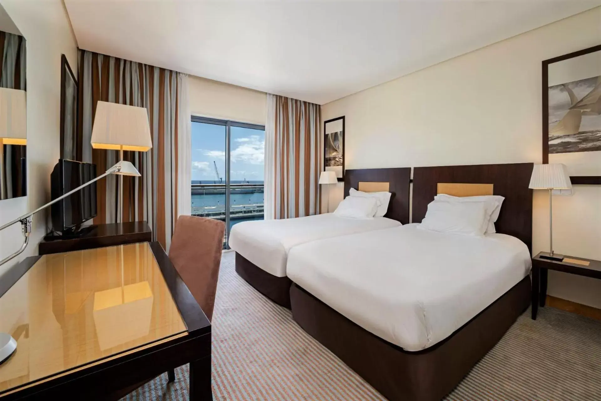 Bedroom in Hotel Marina Atlântico