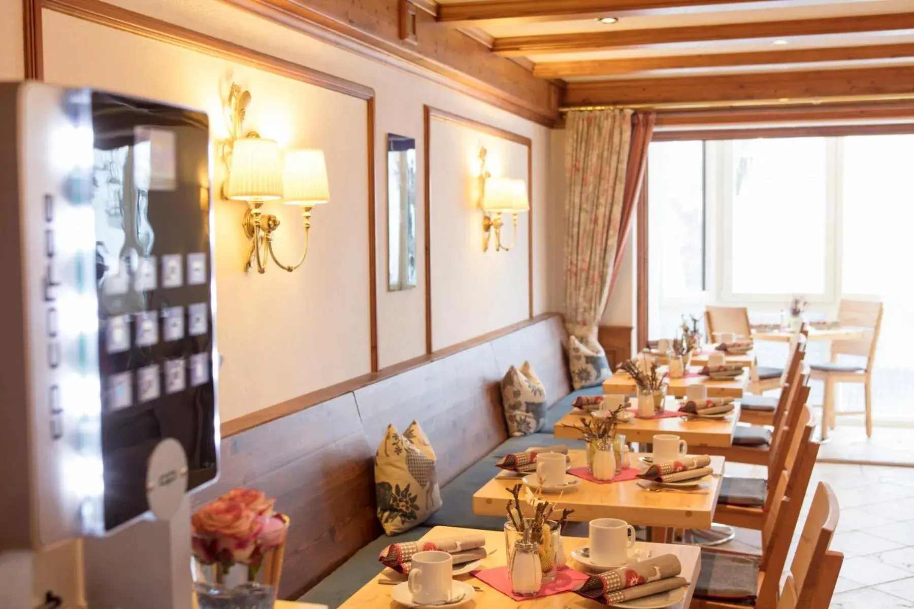 Dining area, Restaurant/Places to Eat in Akzent Hotel Alpenrose