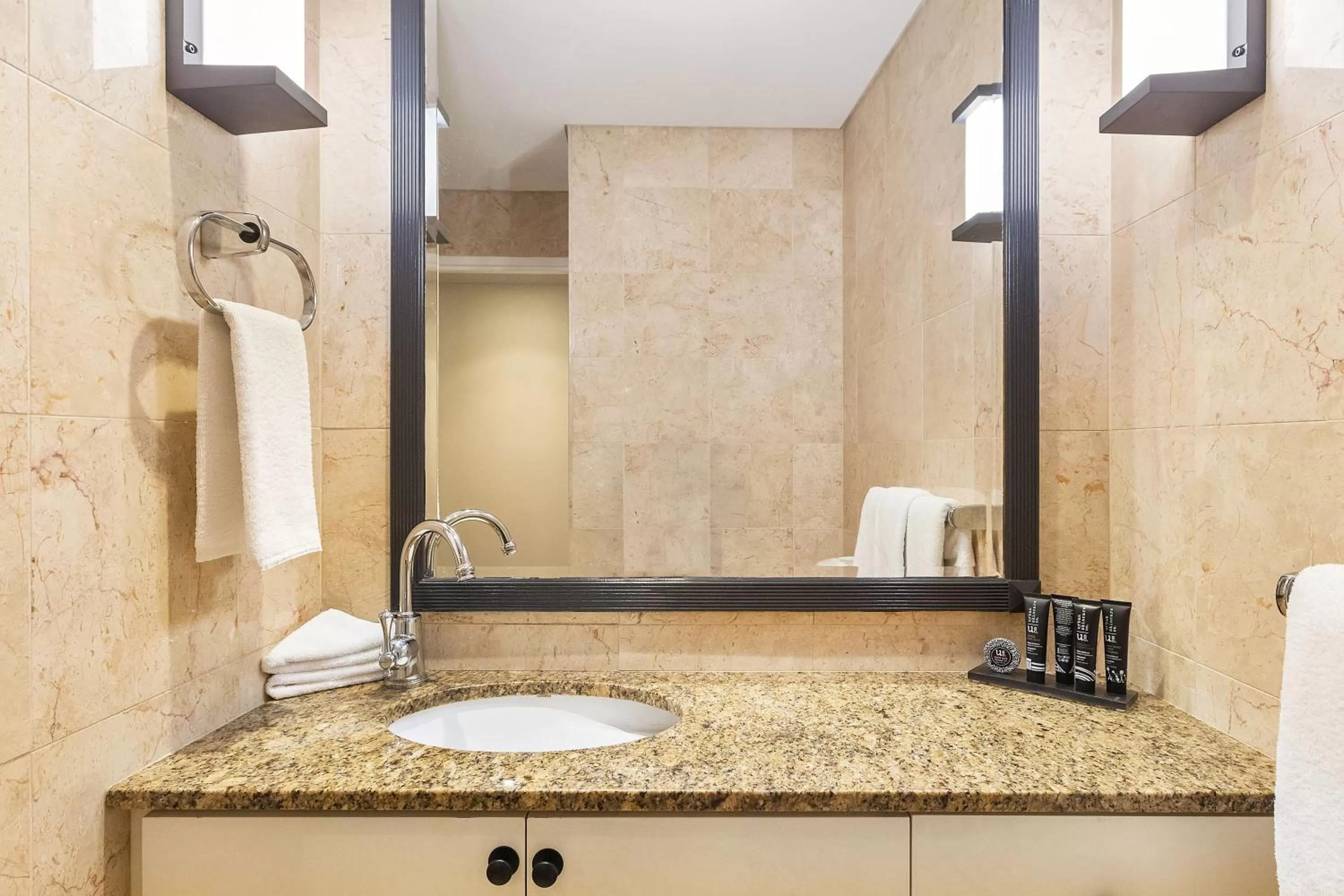 Bathroom in Mantra 2 Bond Street