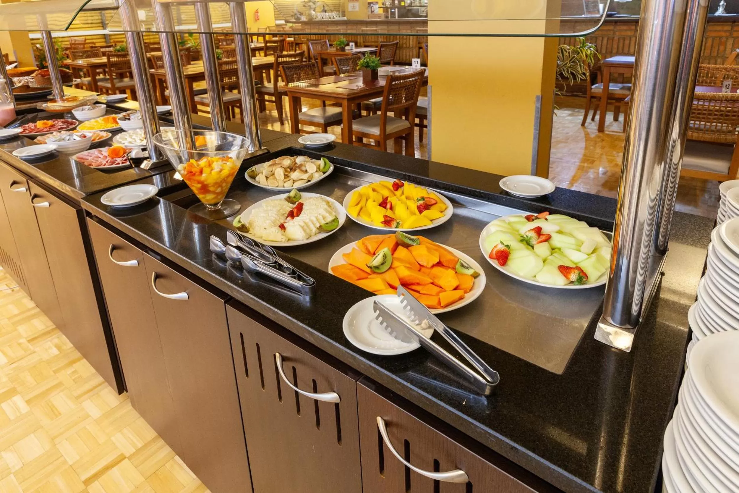 Breakfast in Tri Hotel Executive Caxias