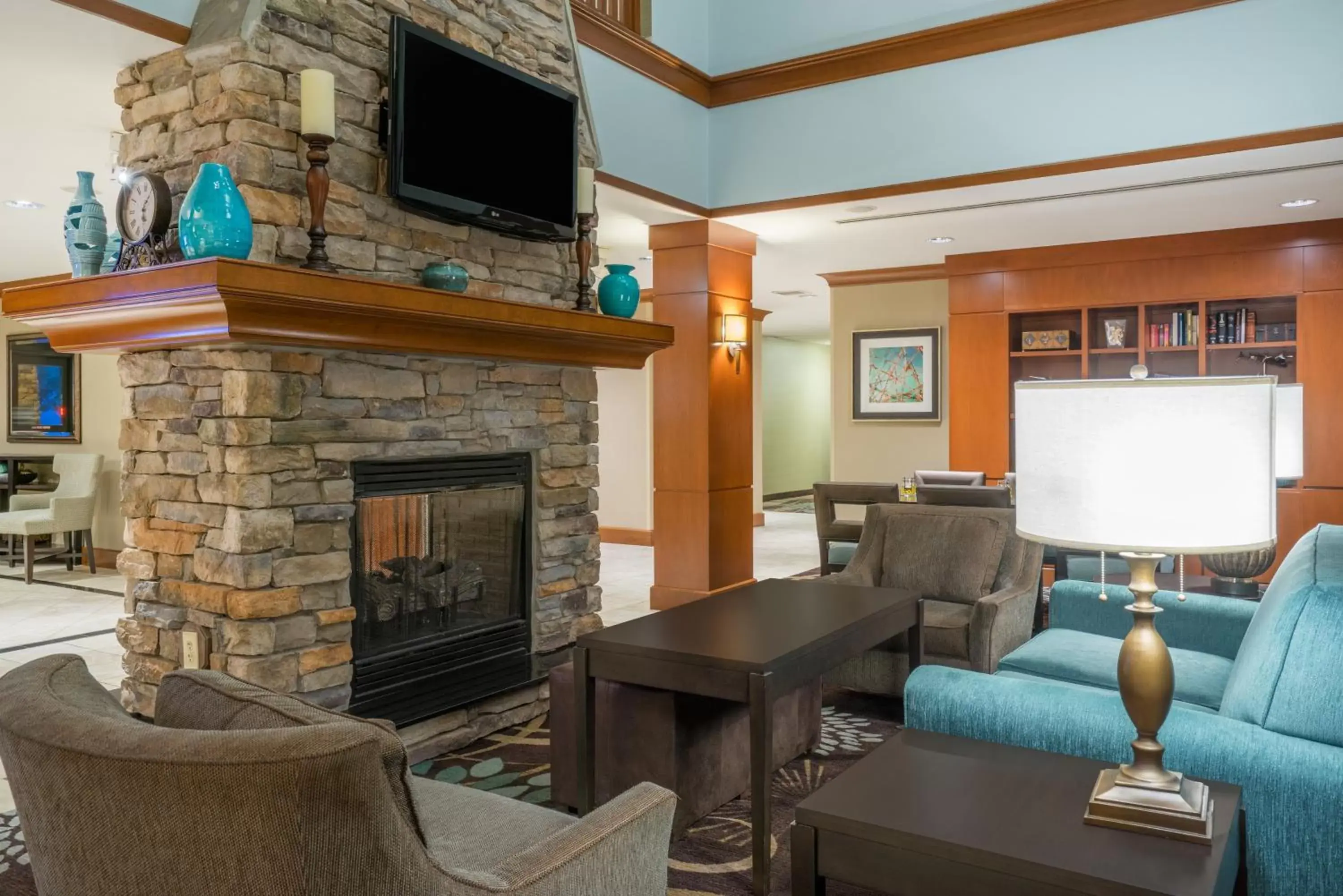 Property building, Lounge/Bar in Staybridge Suites Wilmington - Brandywine Valley, an IHG Hotel