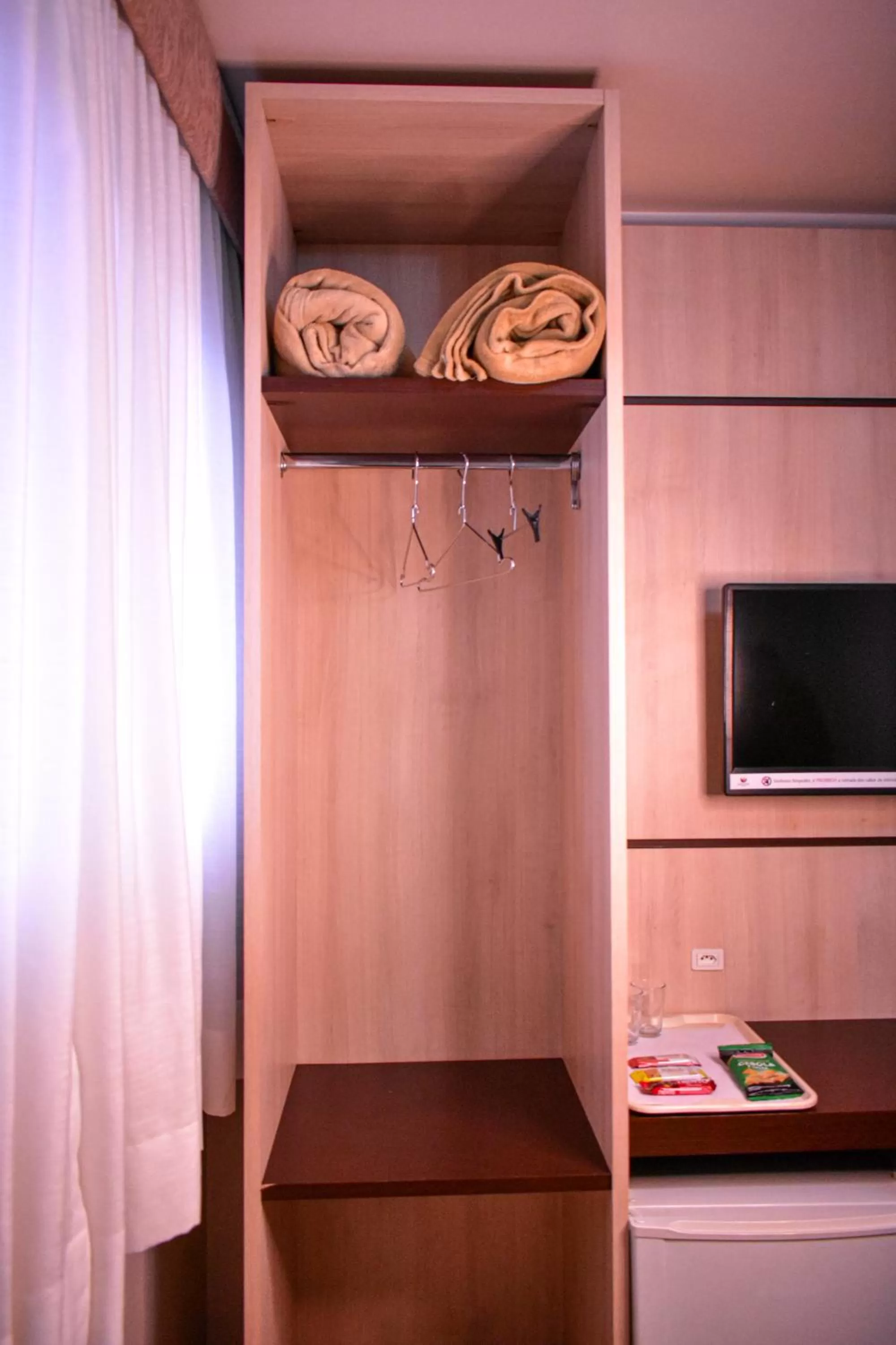 TV and multimedia in Barigui Park Hotel