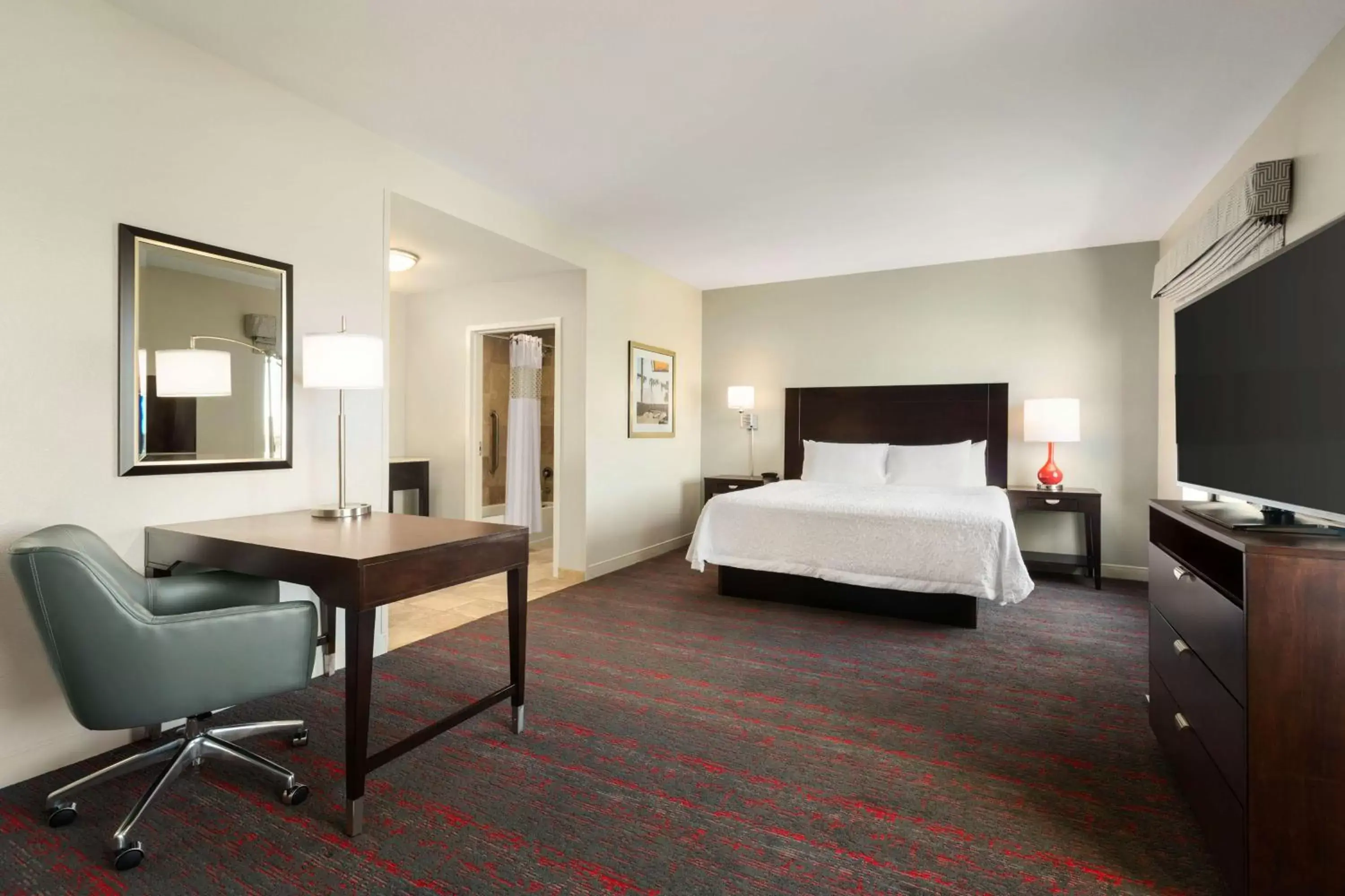 Bedroom in Hampton Inn & Suites Phoenix Glendale-Westgate