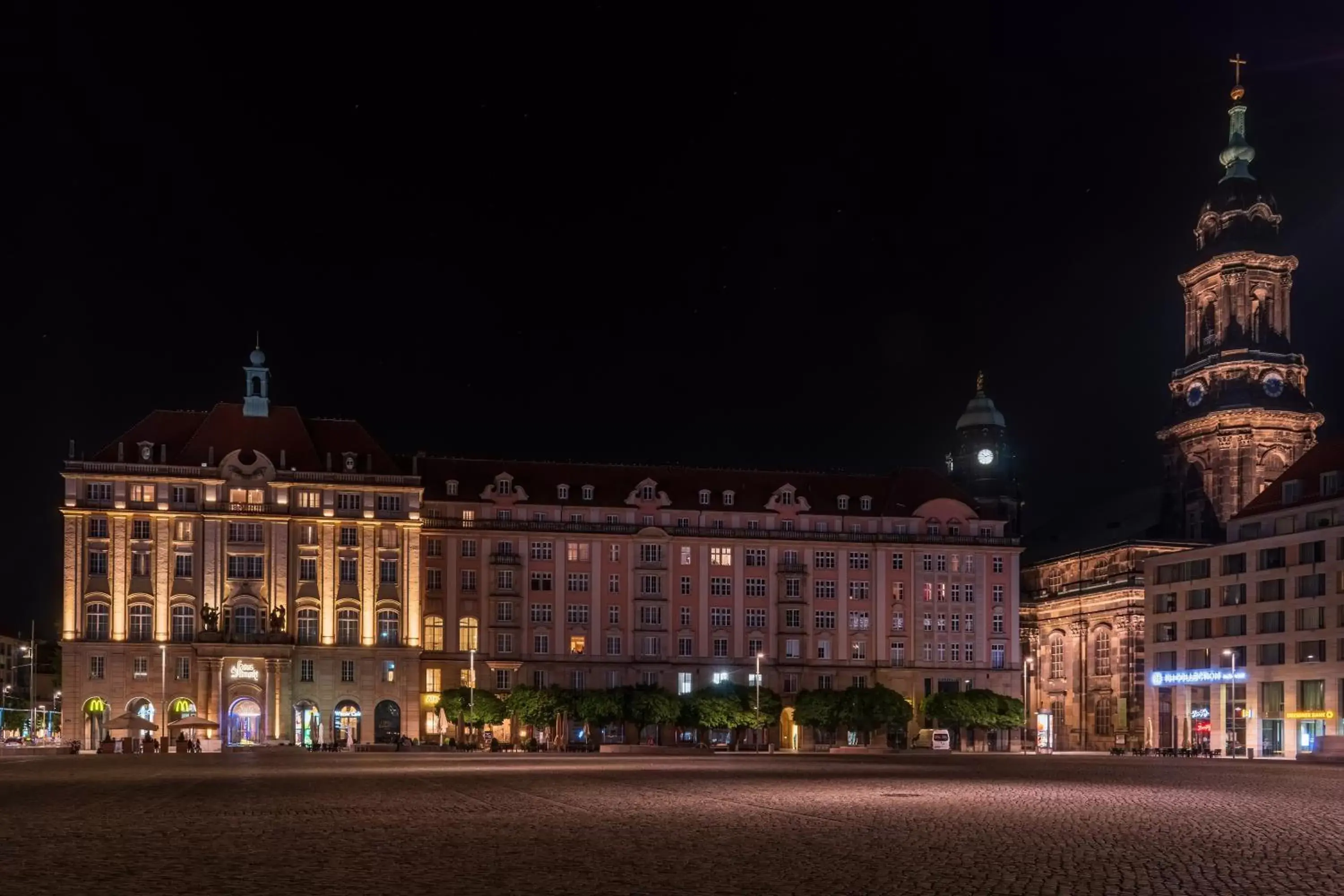 Property logo or sign in Star G Hotel Premium Dresden Altmarkt