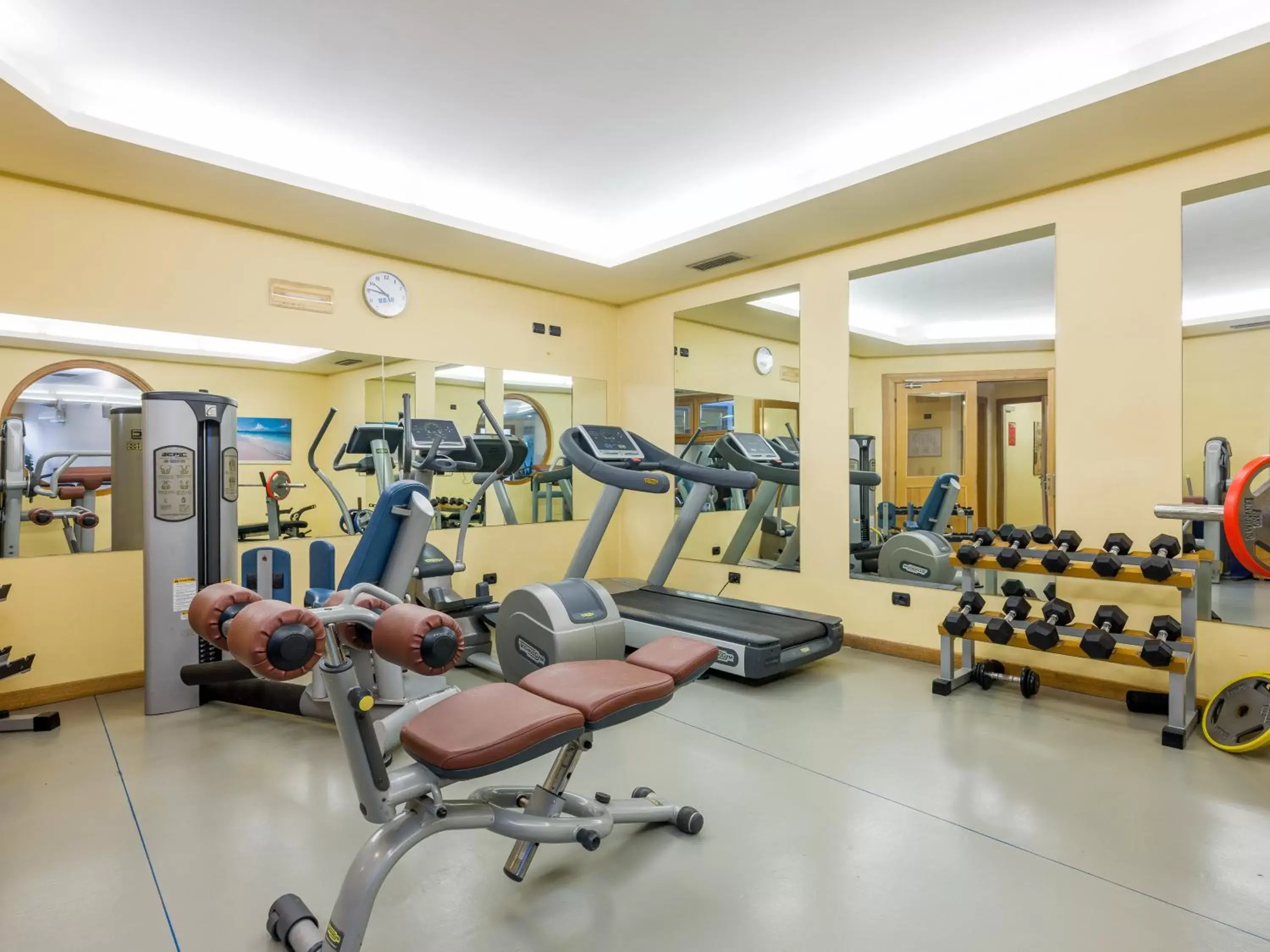 Fitness centre/facilities in Active Hotel Paradiso Fitness centre/facilities in Active Hotel Paradiso