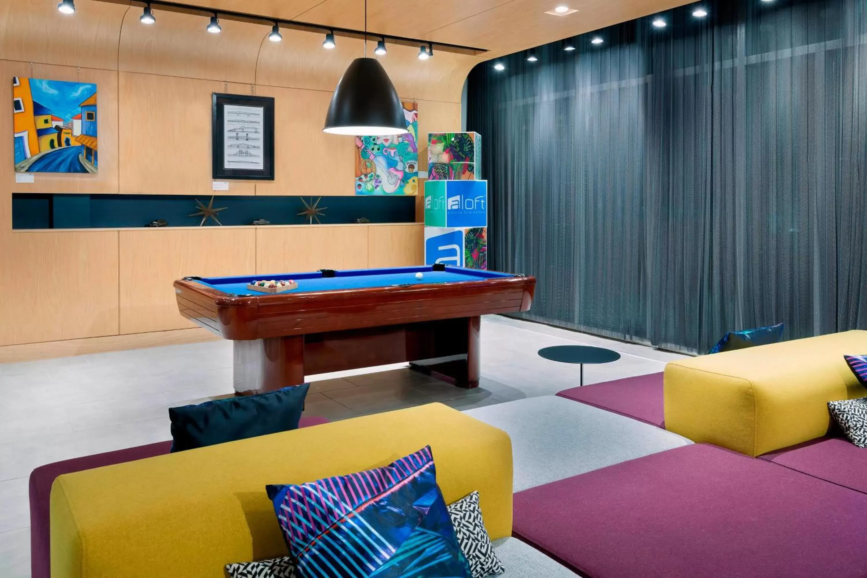 Lounge or bar, Billiards in Aloft Jacksonville Airport