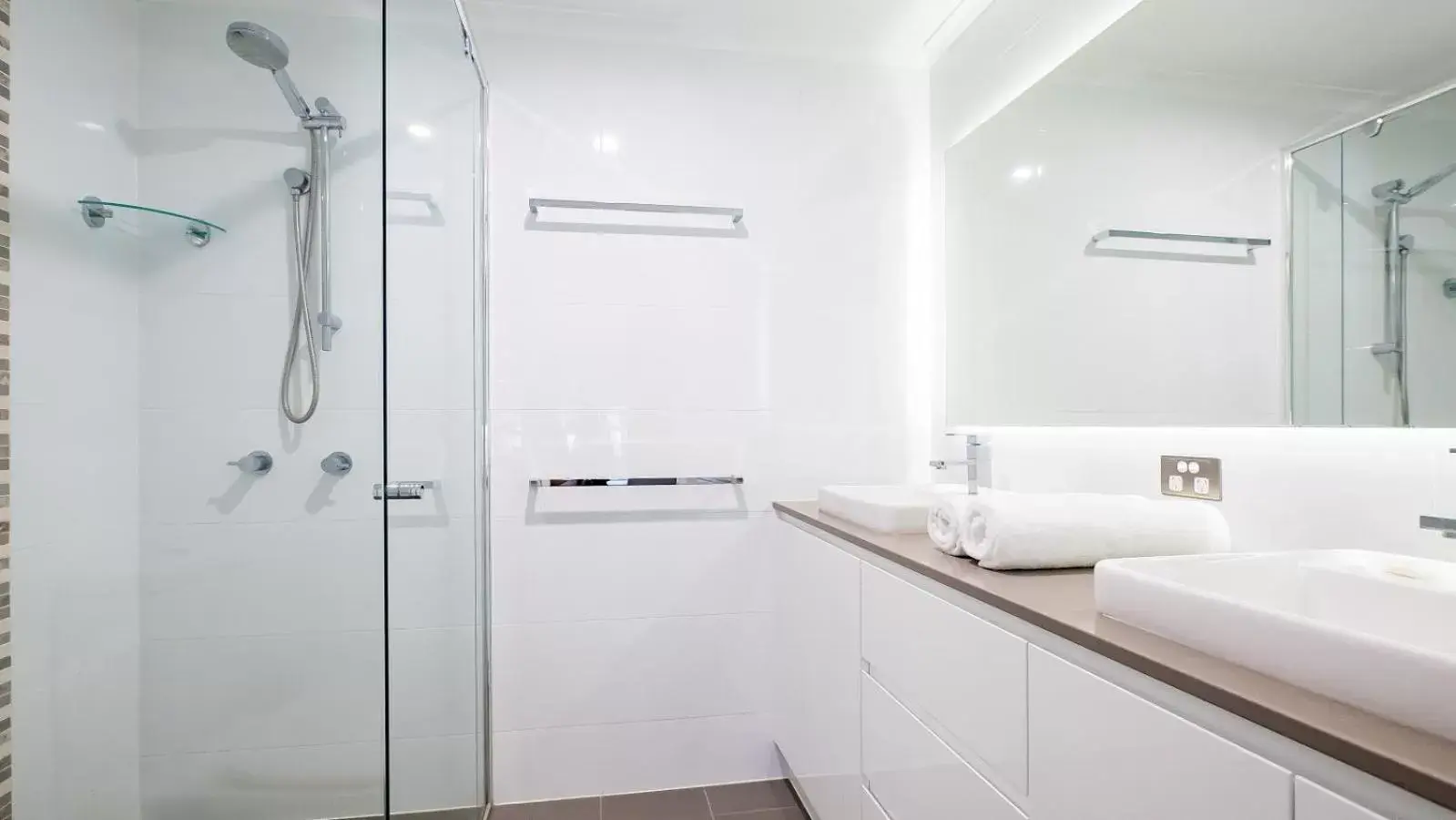 Bathroom in Currumbin Sands On The Beach