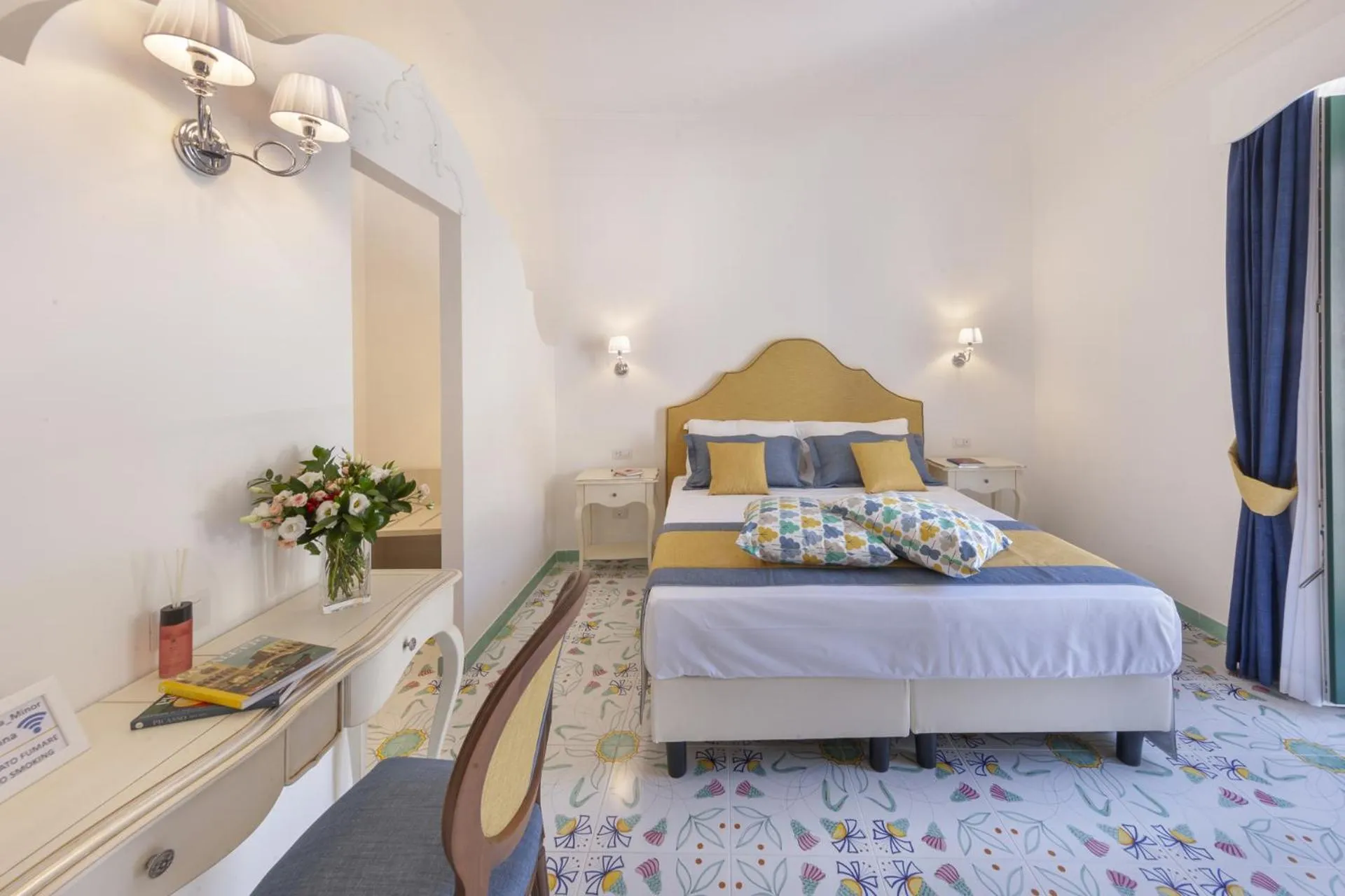 Bed in Antica Rheginna Luxury Room