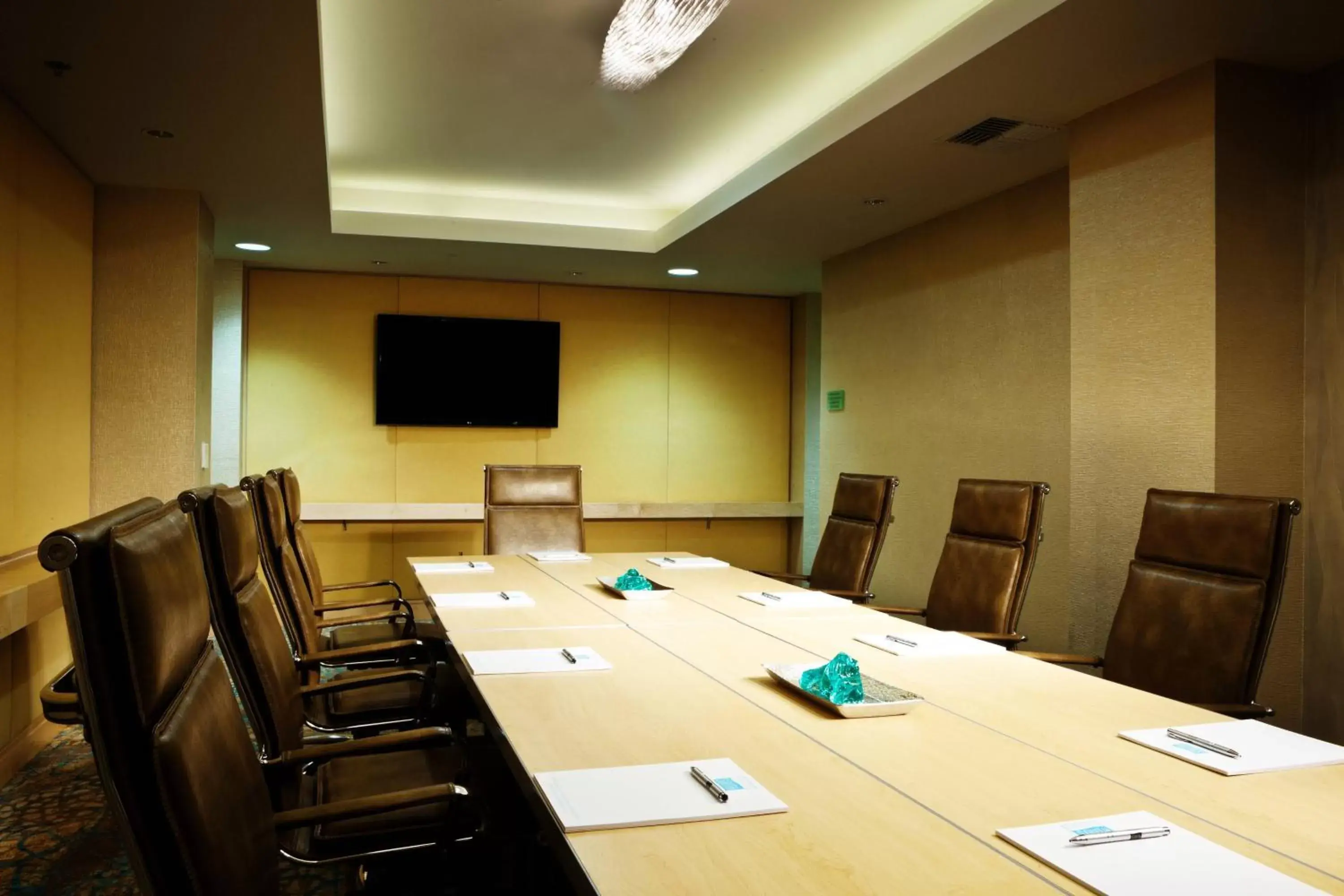 Meeting/conference room in Pier South Resort, Autograph Collection