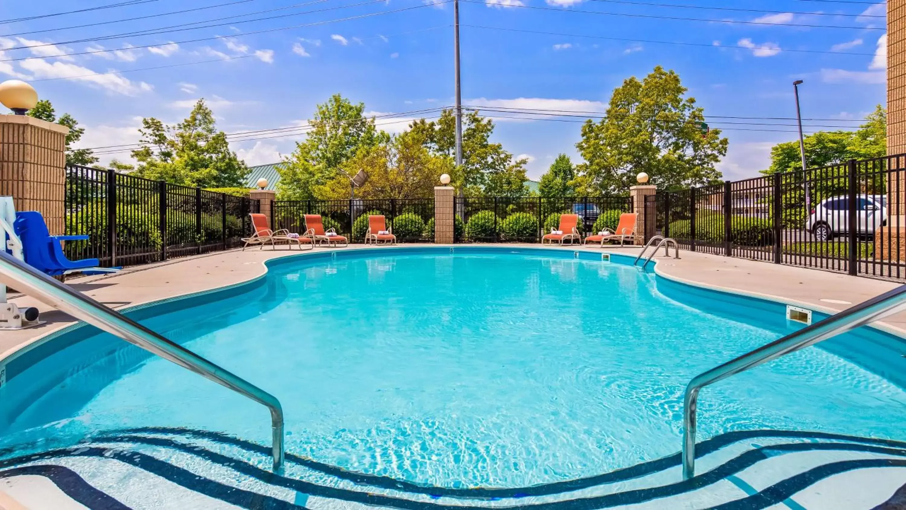 Activities, Swimming Pool in Best Western Plus Knoxville Cedar Bluff
