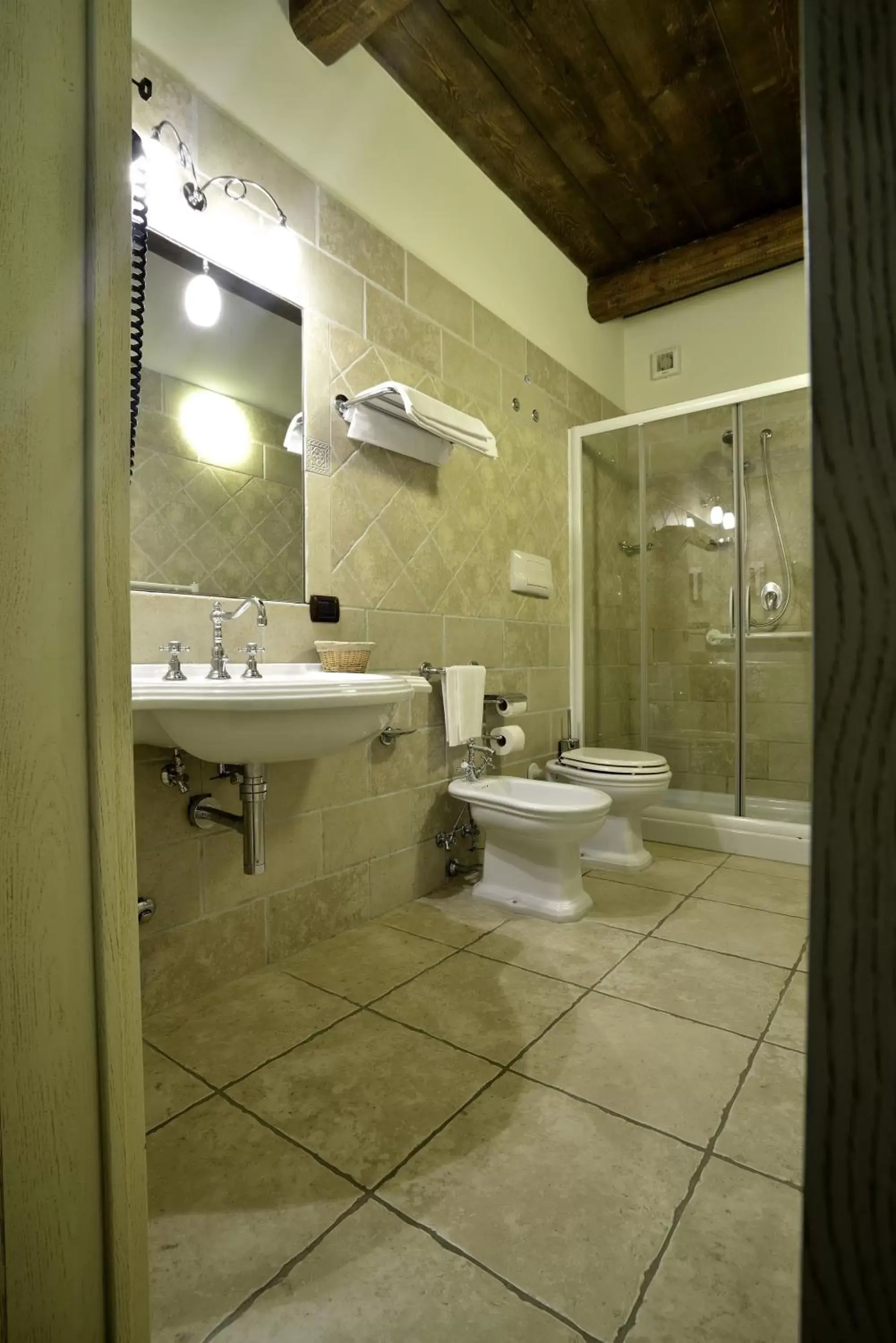 Shower, Bathroom in Hotel Tenuta San Francesco