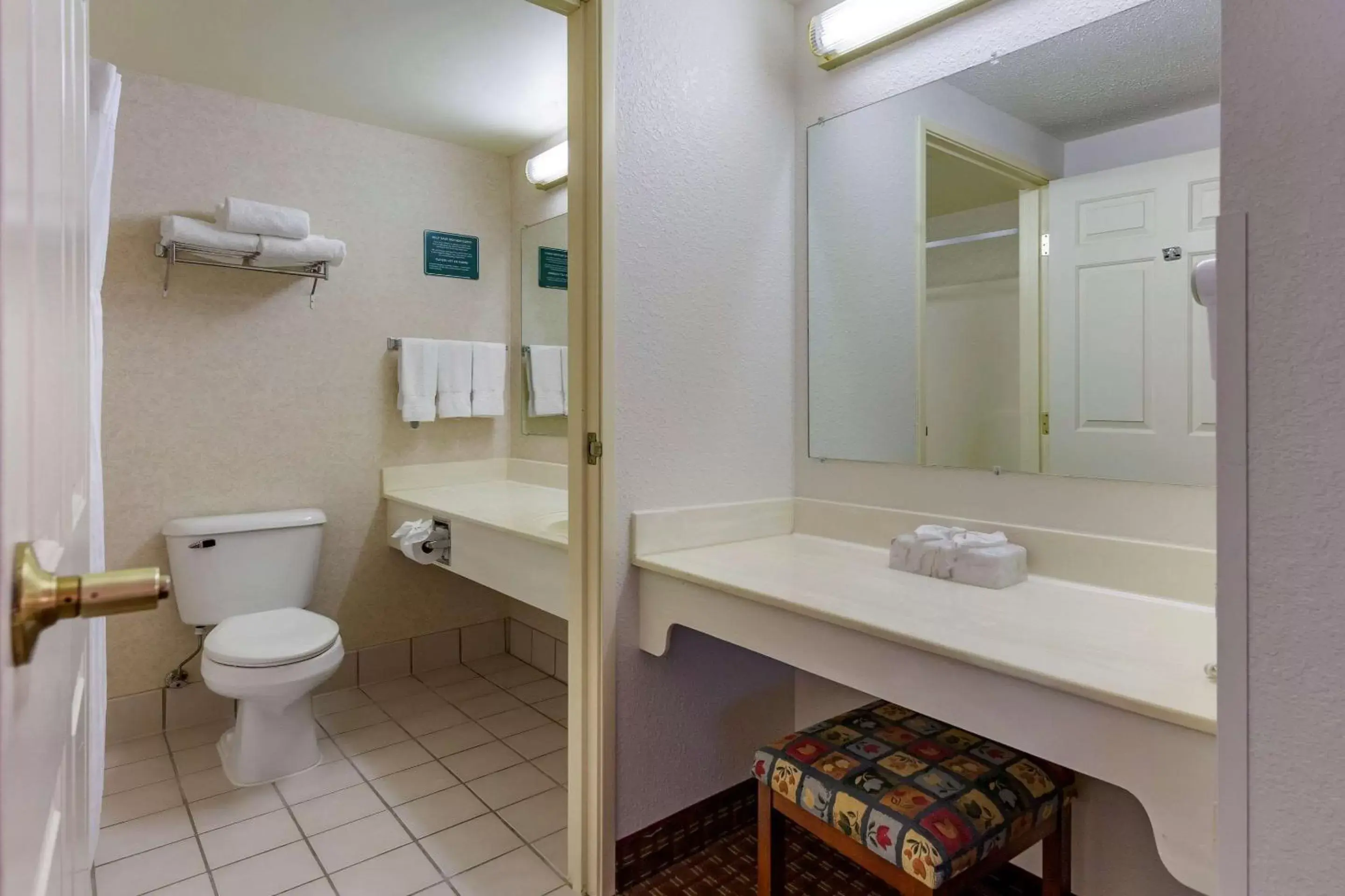 Bathroom in Clarion Suites at The Alliant Energy Center