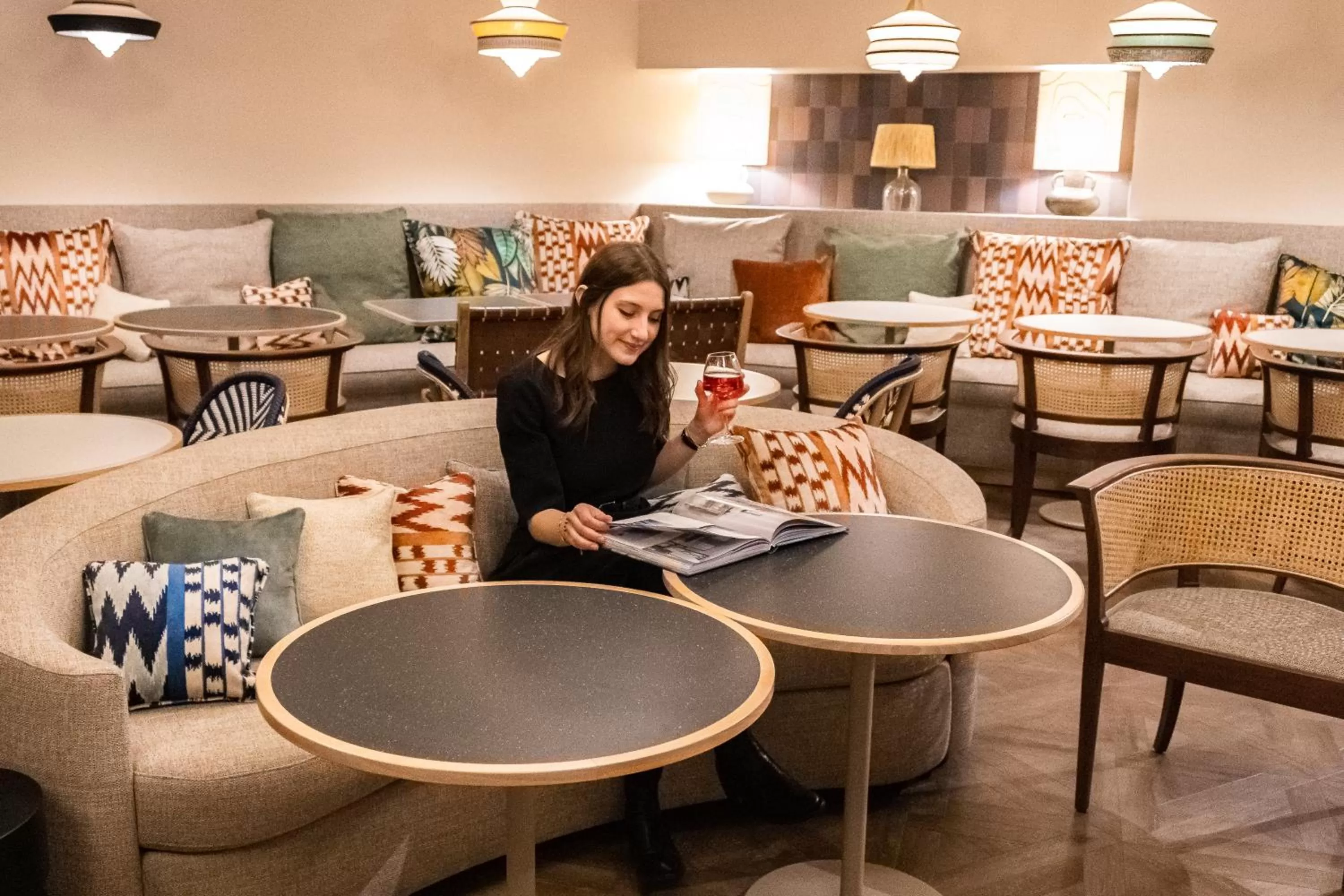 Restaurant/places to eat in Novotel Suites Nice Airport