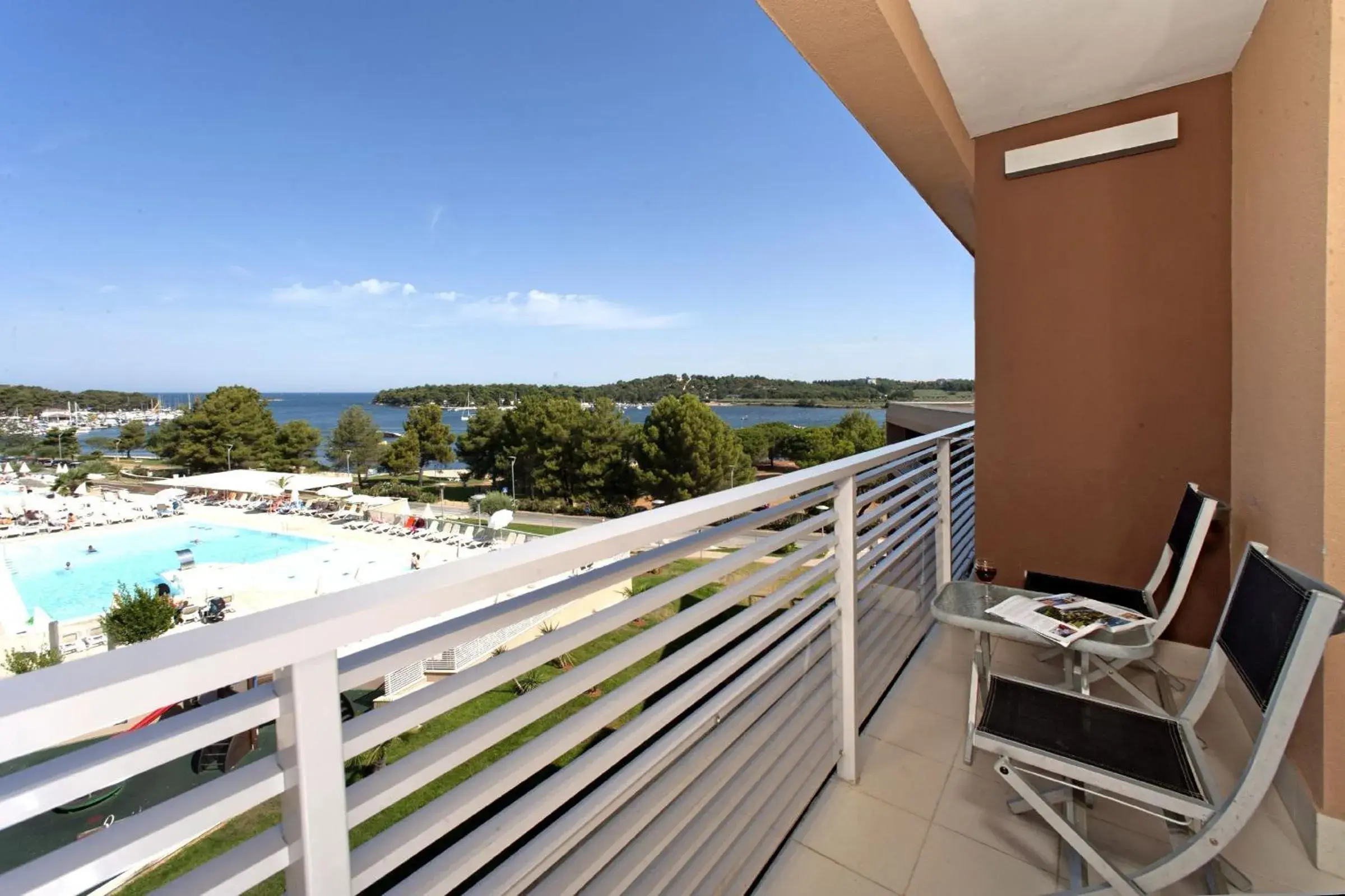 Balcony/Terrace, Pool View in Hotel Molindrio Plava Laguna