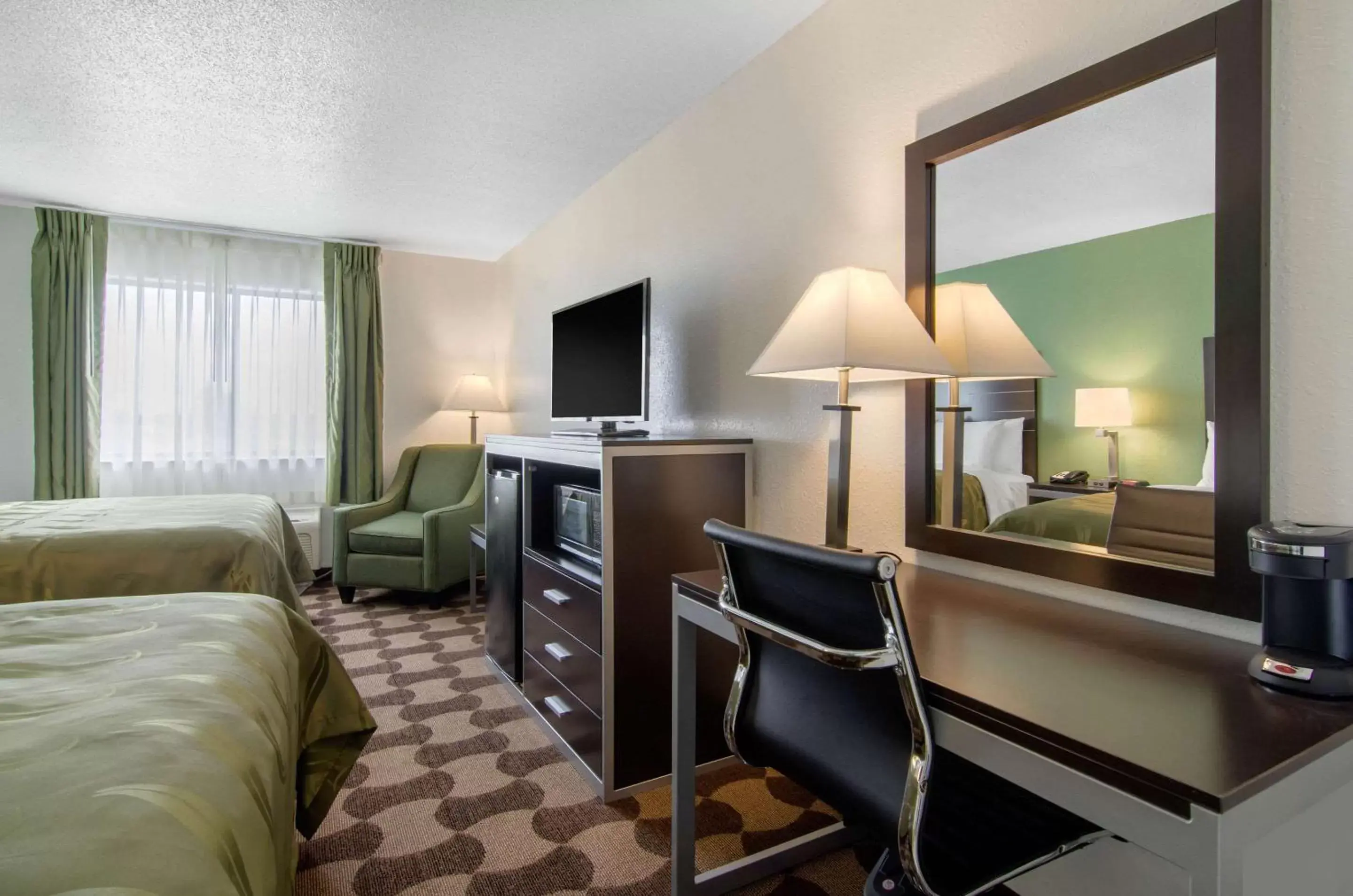 Bedroom, Seating Area in Quality Inn