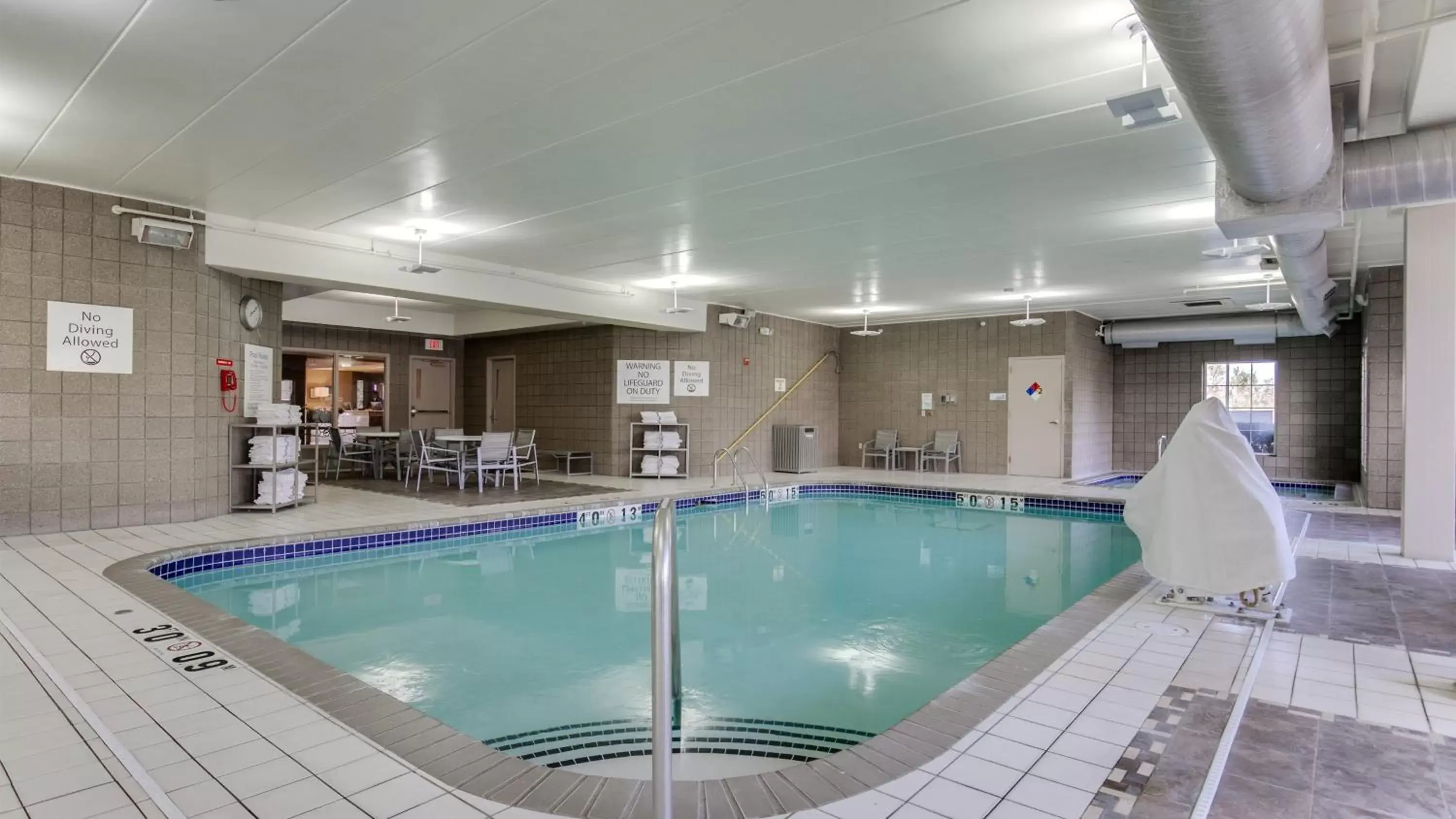 Swimming pool in Holiday Inn Express and Suites St. Cloud by IHG Swimming pool in Holiday Inn Express and Suites St. Cloud by IHG