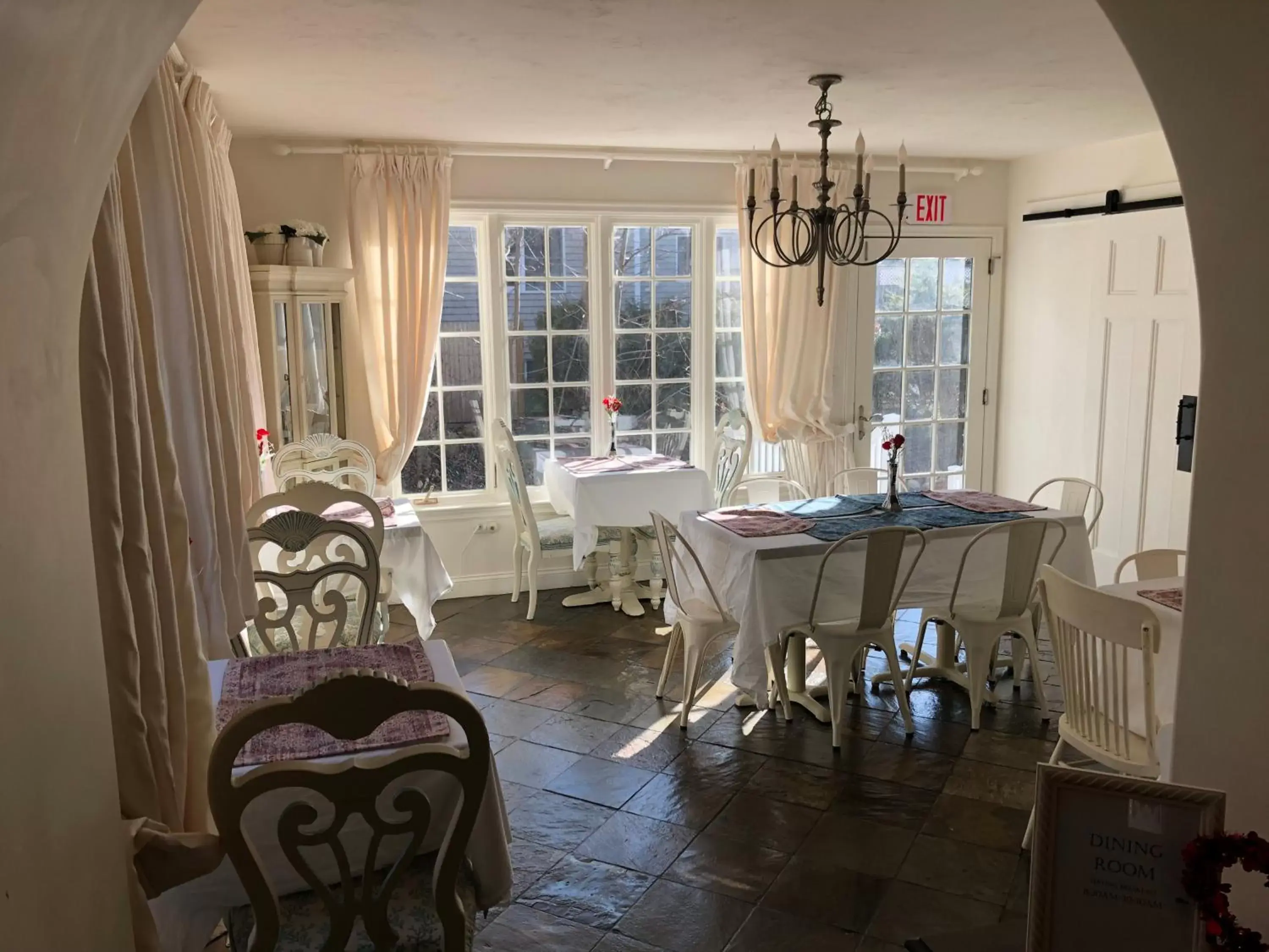 Restaurant/Places to Eat in Frederick William House