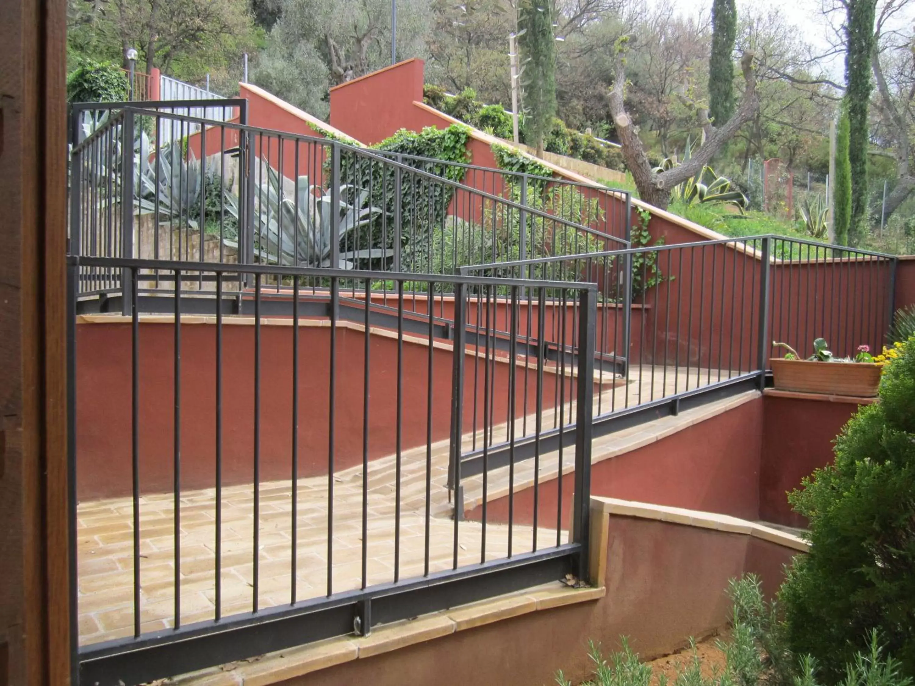 Garden in Madonna Del Poggio CAV