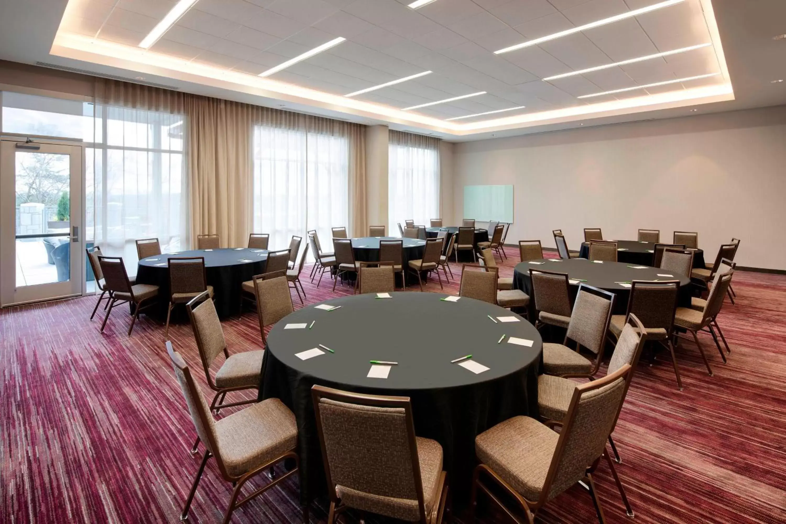 Meeting/conference room in Courtyard by Marriott Atlanta Vinings/Galleria