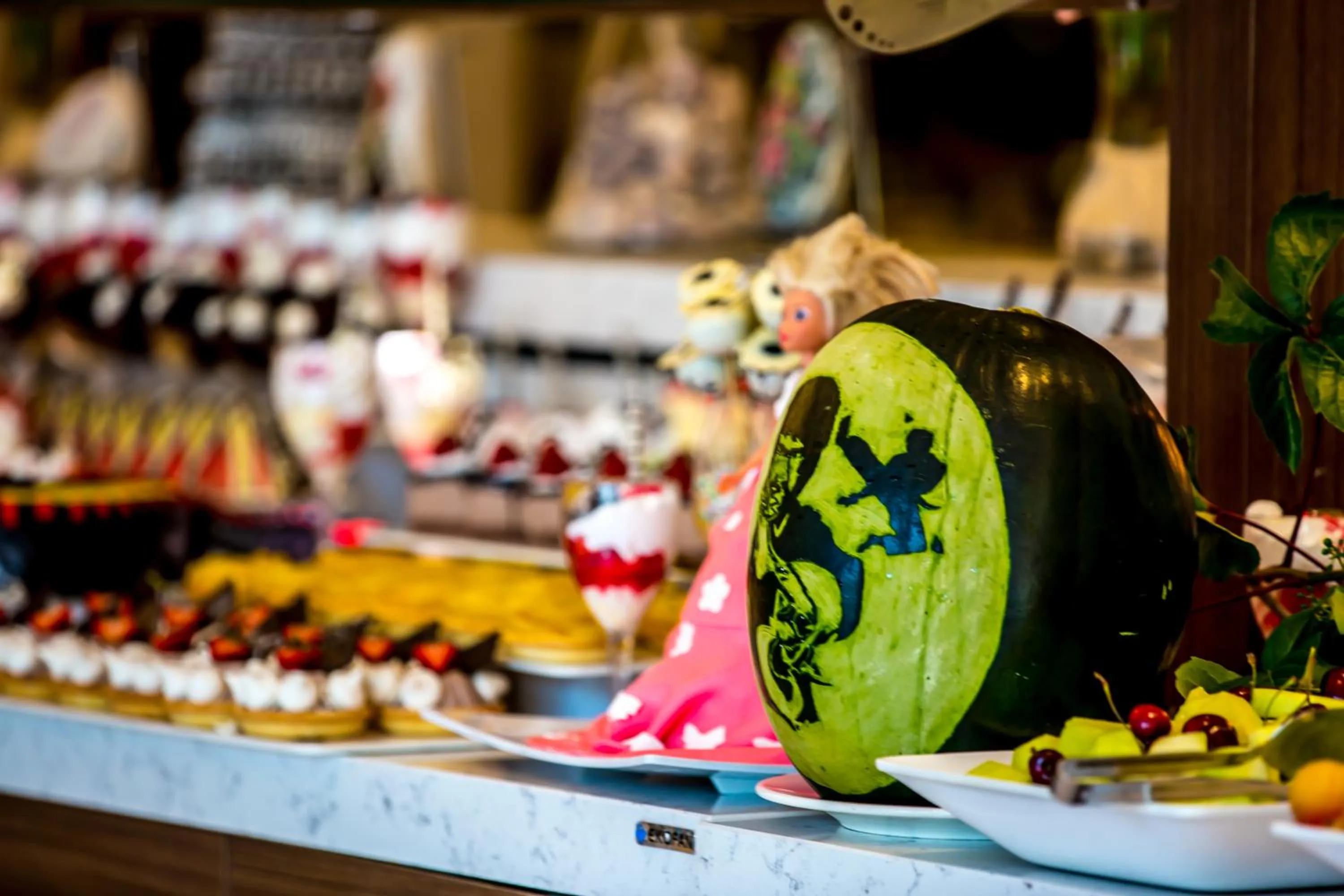 Food and drinks in Julian Club Hotel