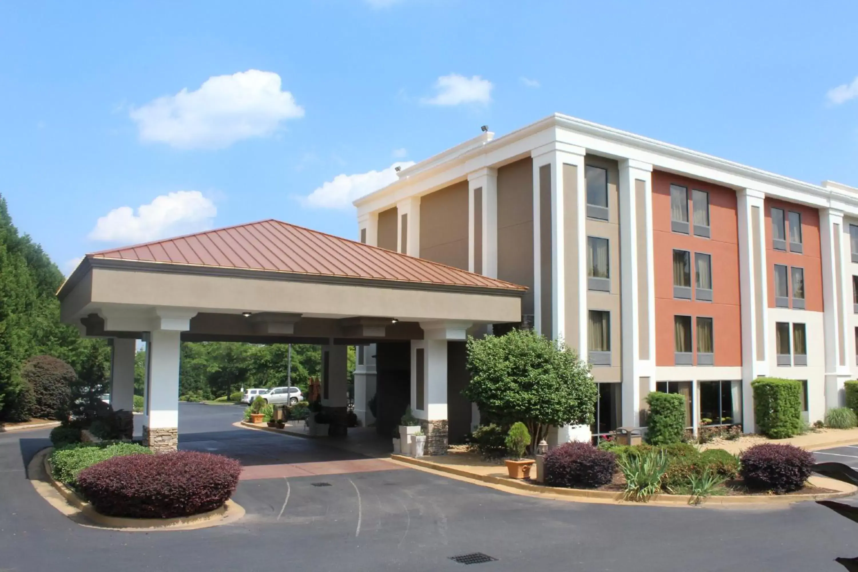 Property Building in Holiday Inn Express Forsyth, an IHG Hotel