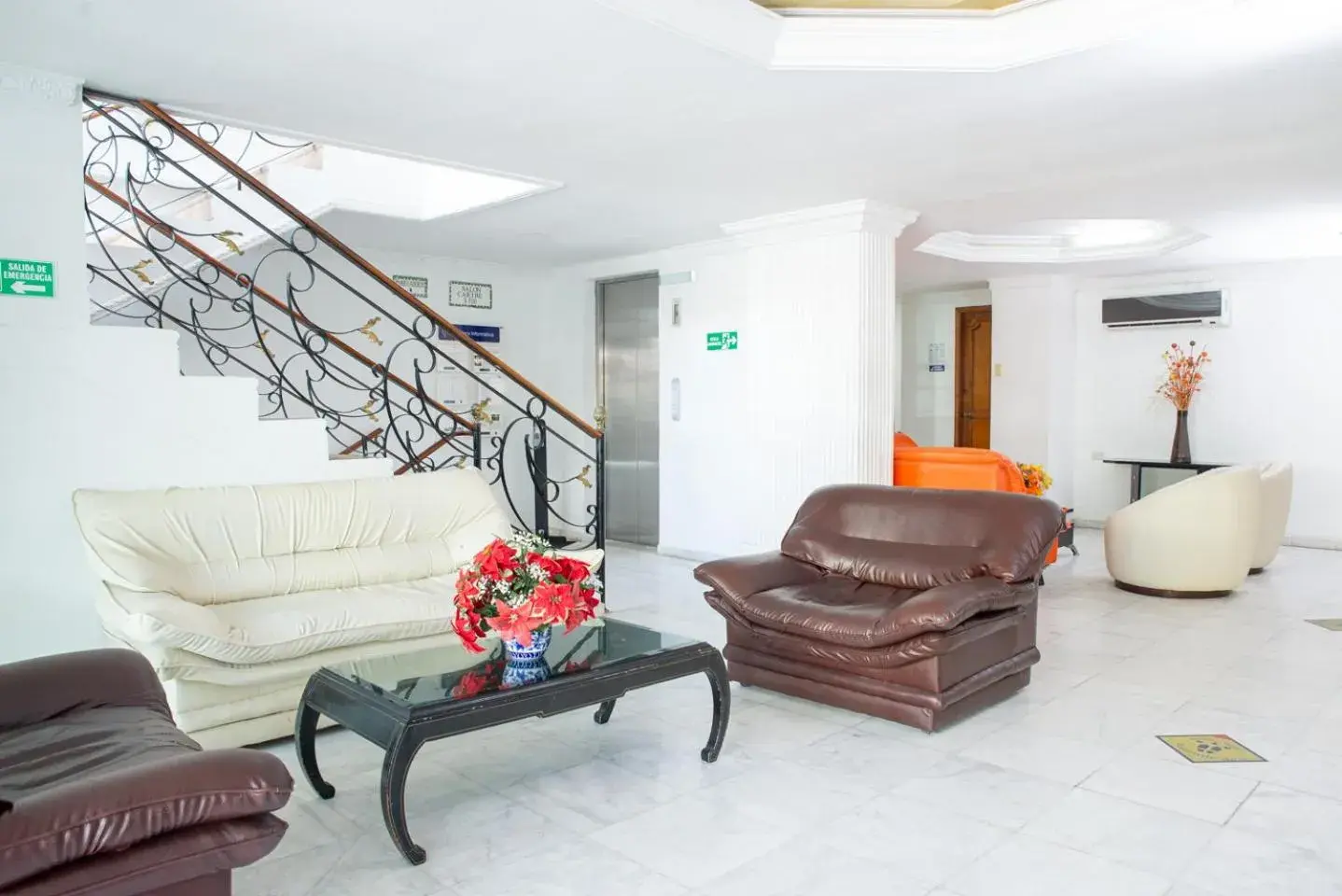 Living room in Hotel Caribe Princess by Cyan