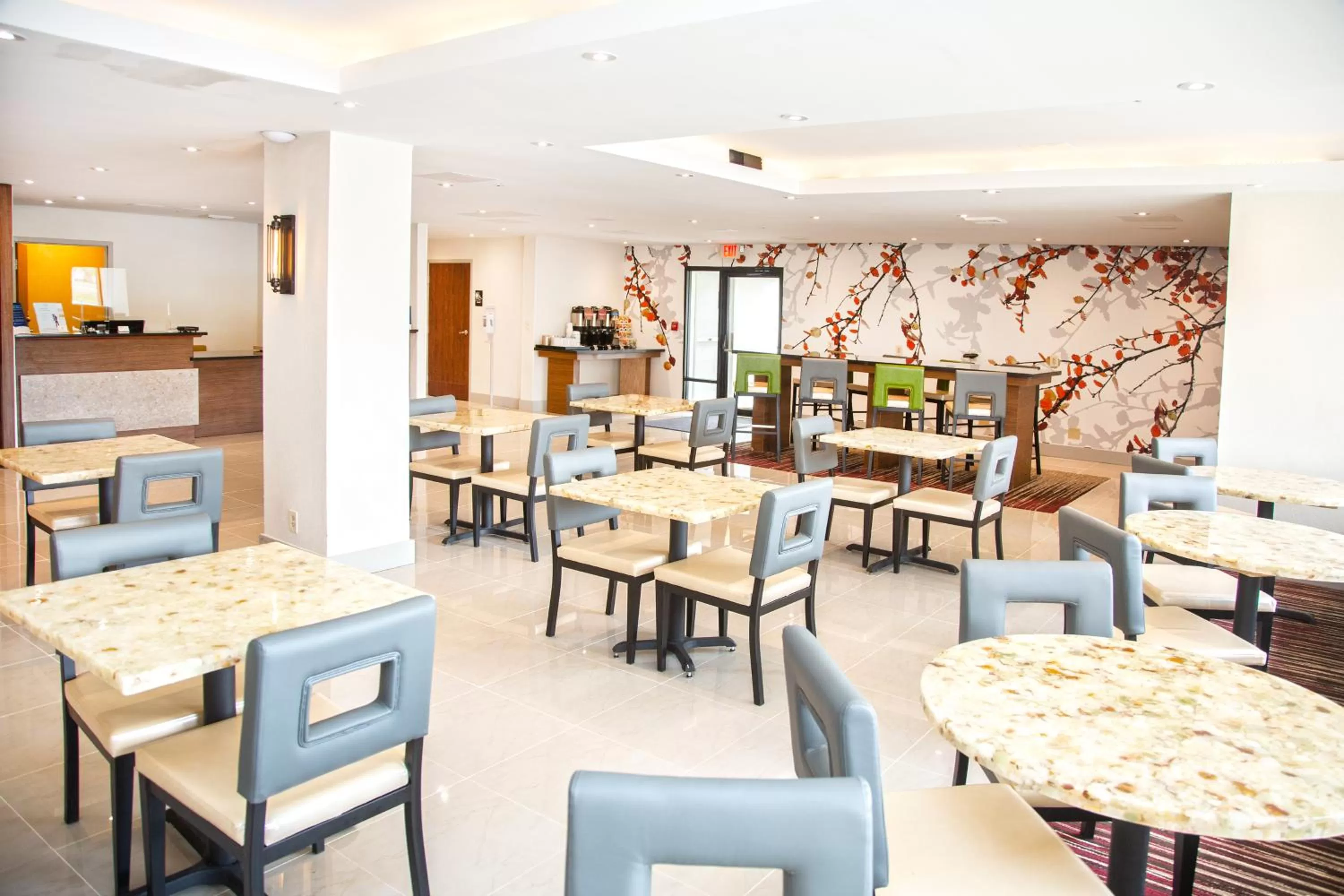 Breakfast in MainStay Suites Springfield IL