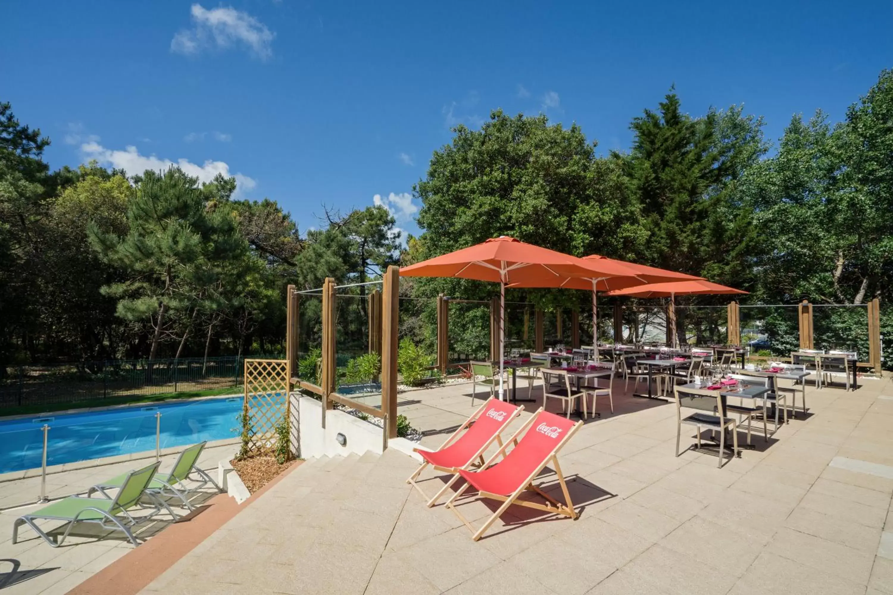 Garden view, Swimming Pool in Hôtel Valdys Thalasso & Spa - les Pins