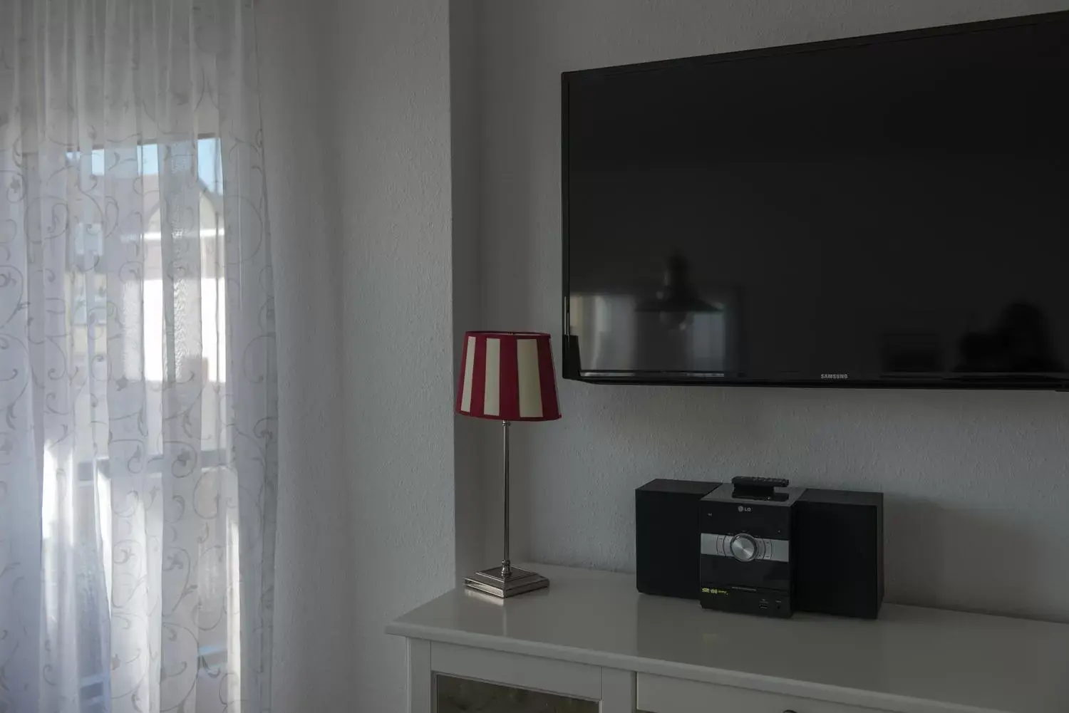 TV and multimedia, TV/Entertainment Center in Hotel Stadt Cuxhaven