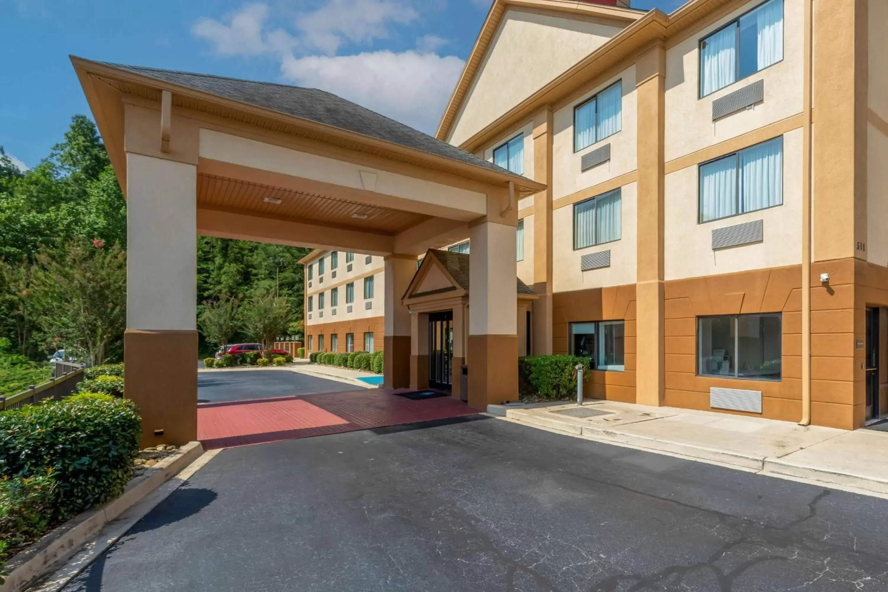 Property Building in Best Western Seneca-Clemson