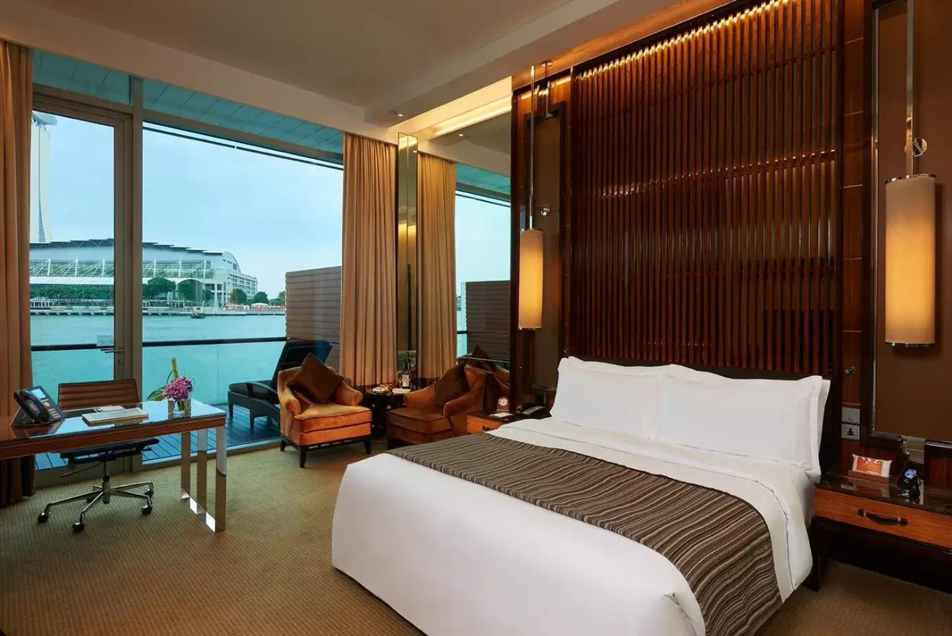 Bed in The Fullerton Hotel Singapore