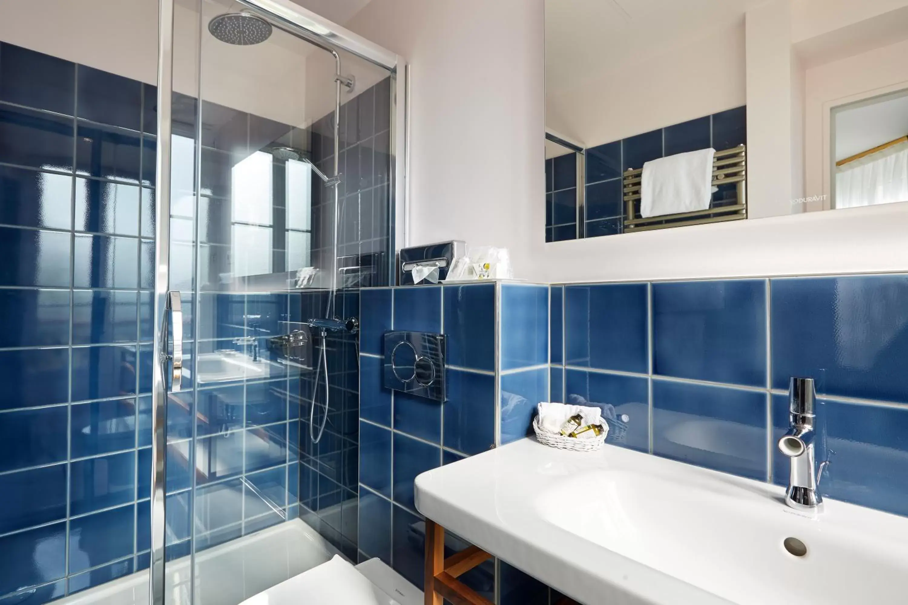Shower, Bathroom in Hôtel Edouard 6 by Malone