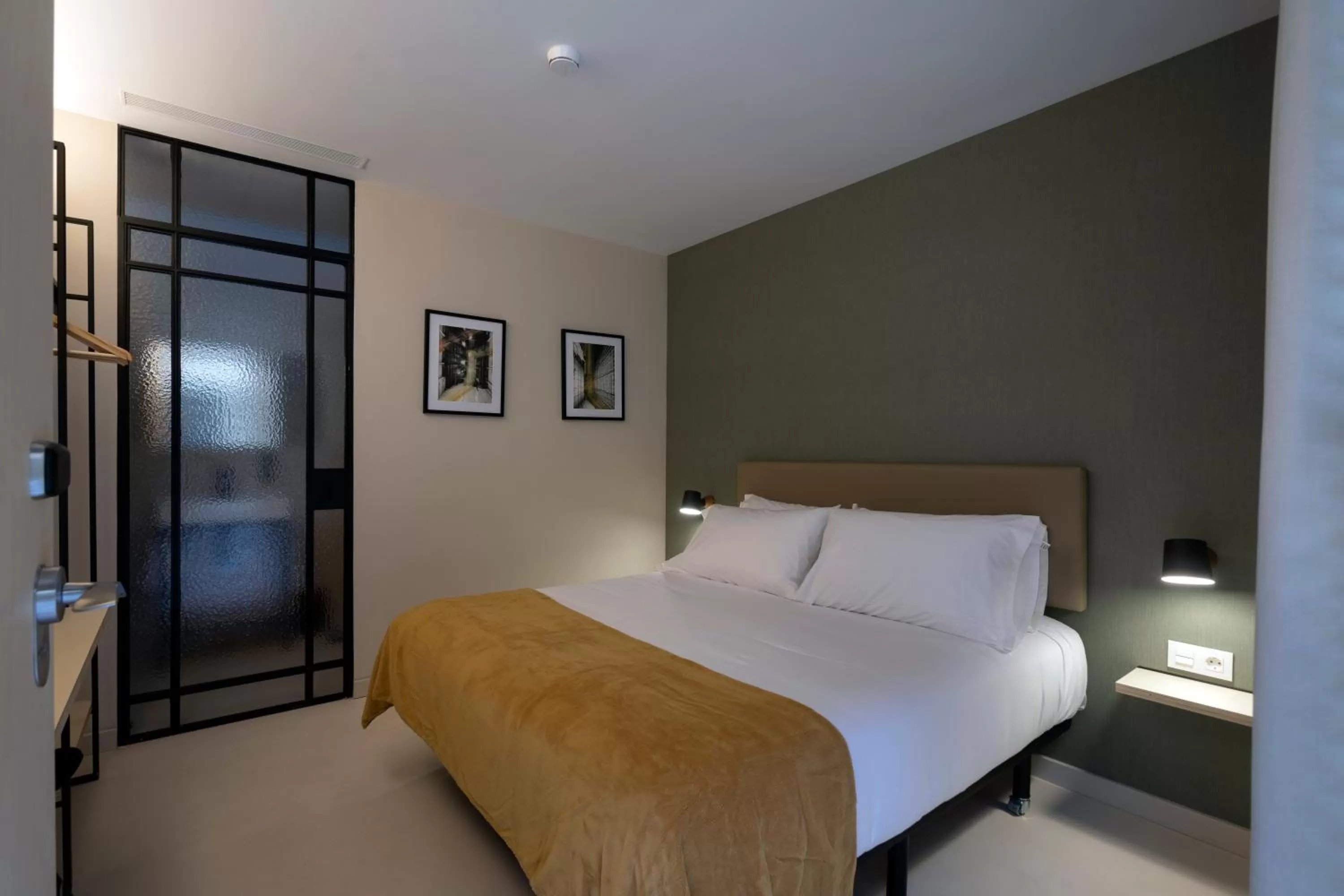 Bedroom, Bed in Mythic Valencia