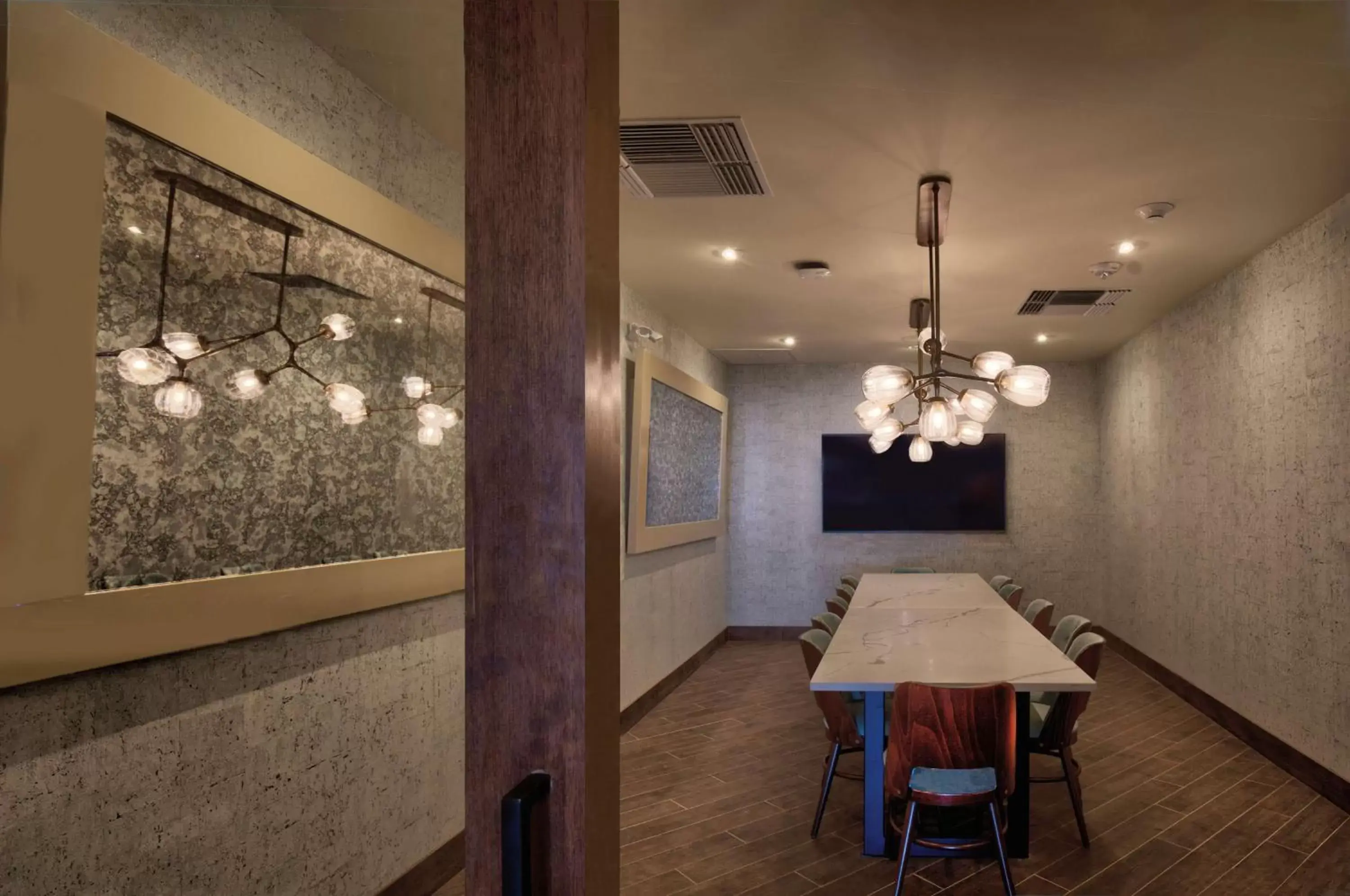 Dining area in Hotel Maren Fort Lauderdale Beach, Curio Collection By Hilton