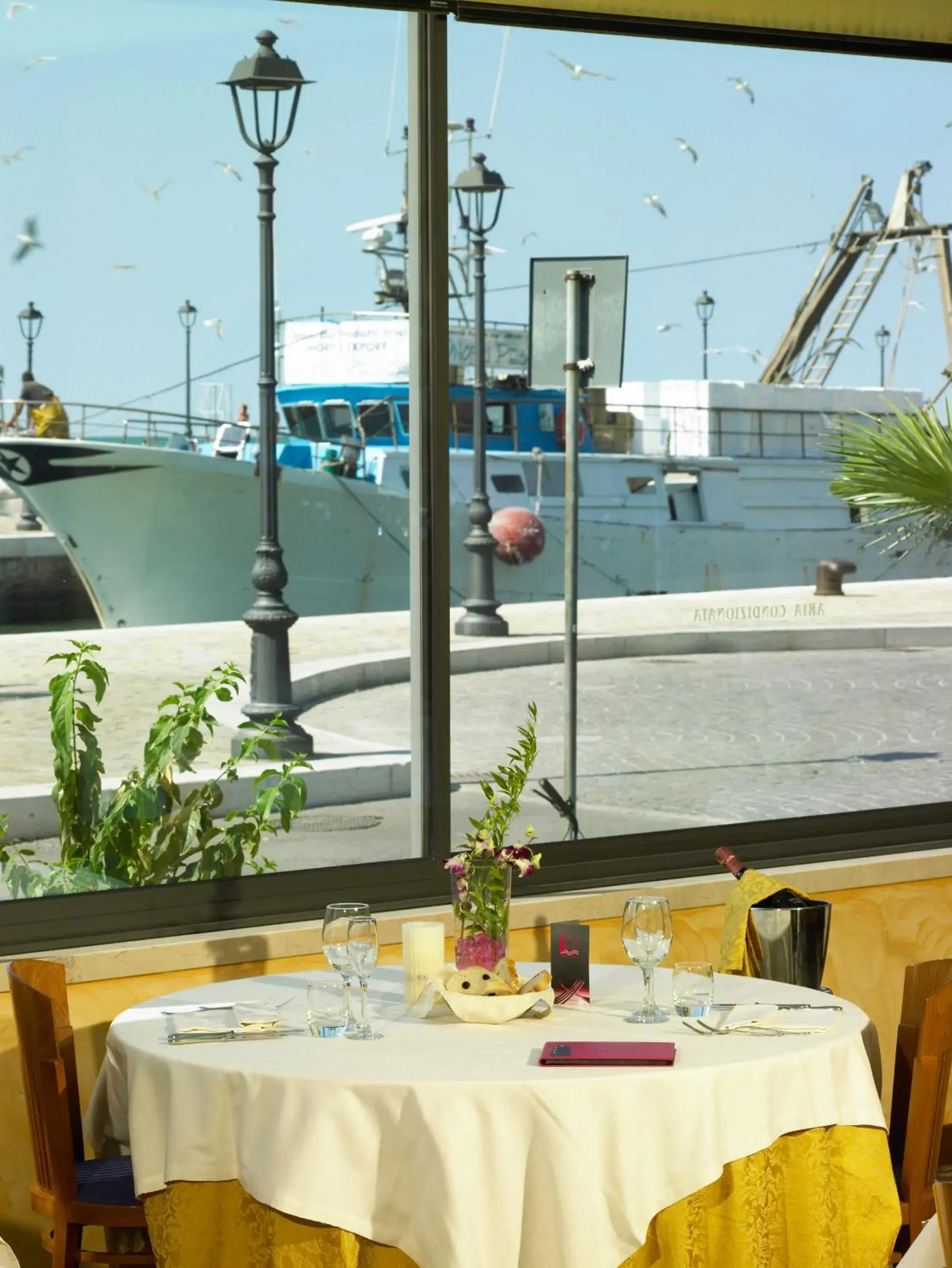 Sea view, Restaurant/Places to Eat in Miramare Hotel Ristorante Convegni