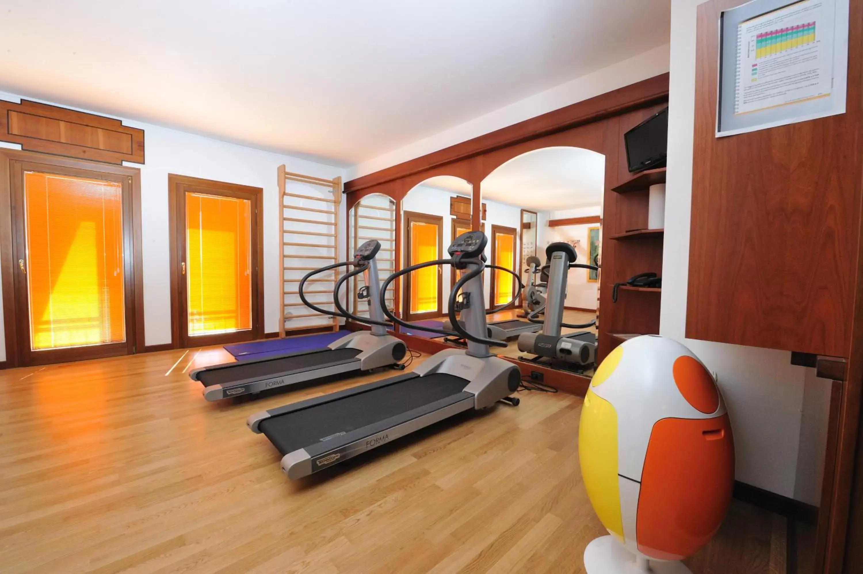 Activities, Fitness Center/Facilities in Hotel Roxy Plaza