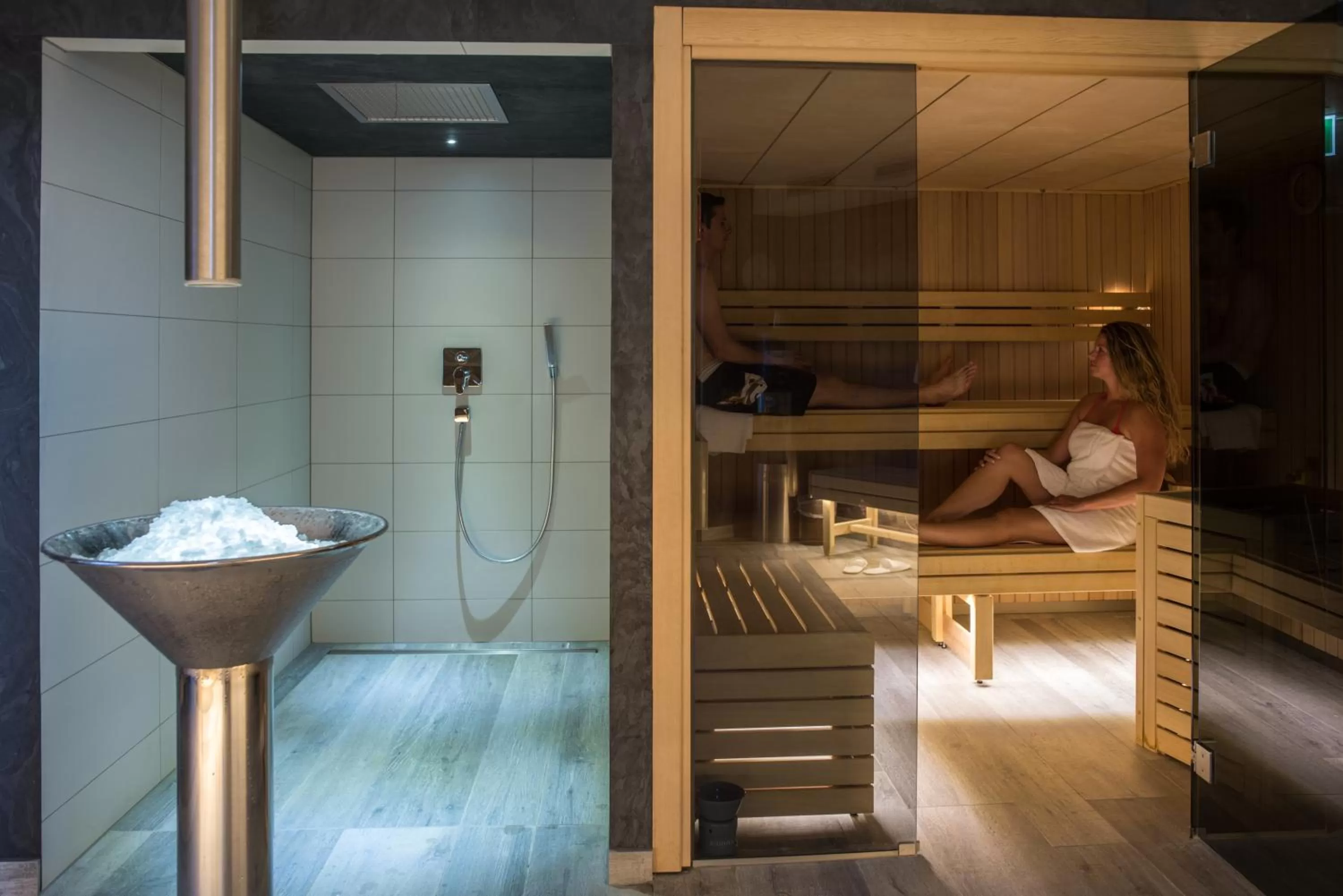 Sauna in Everness Hotel & Resort