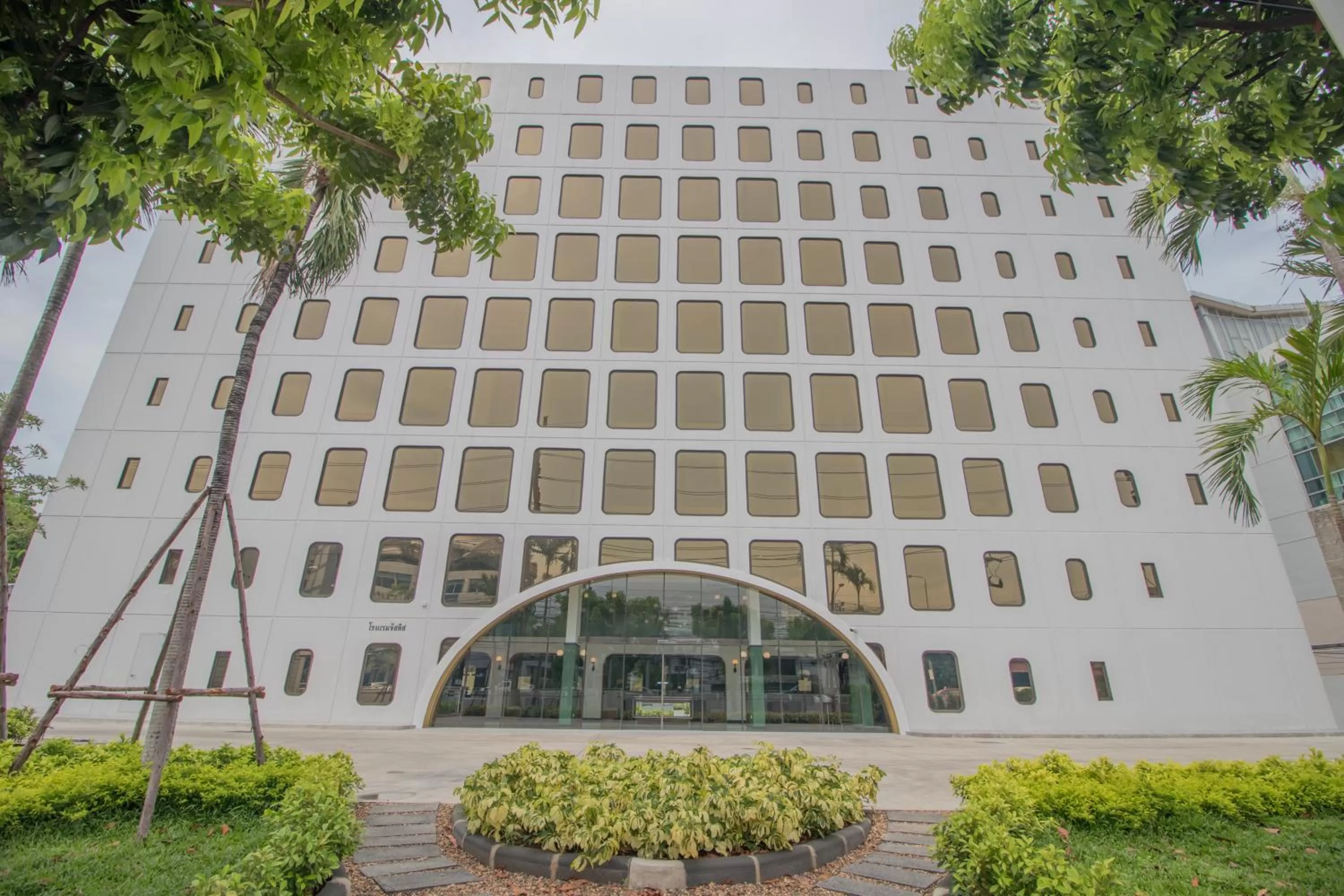 Facade/entrance in Justice Hotel