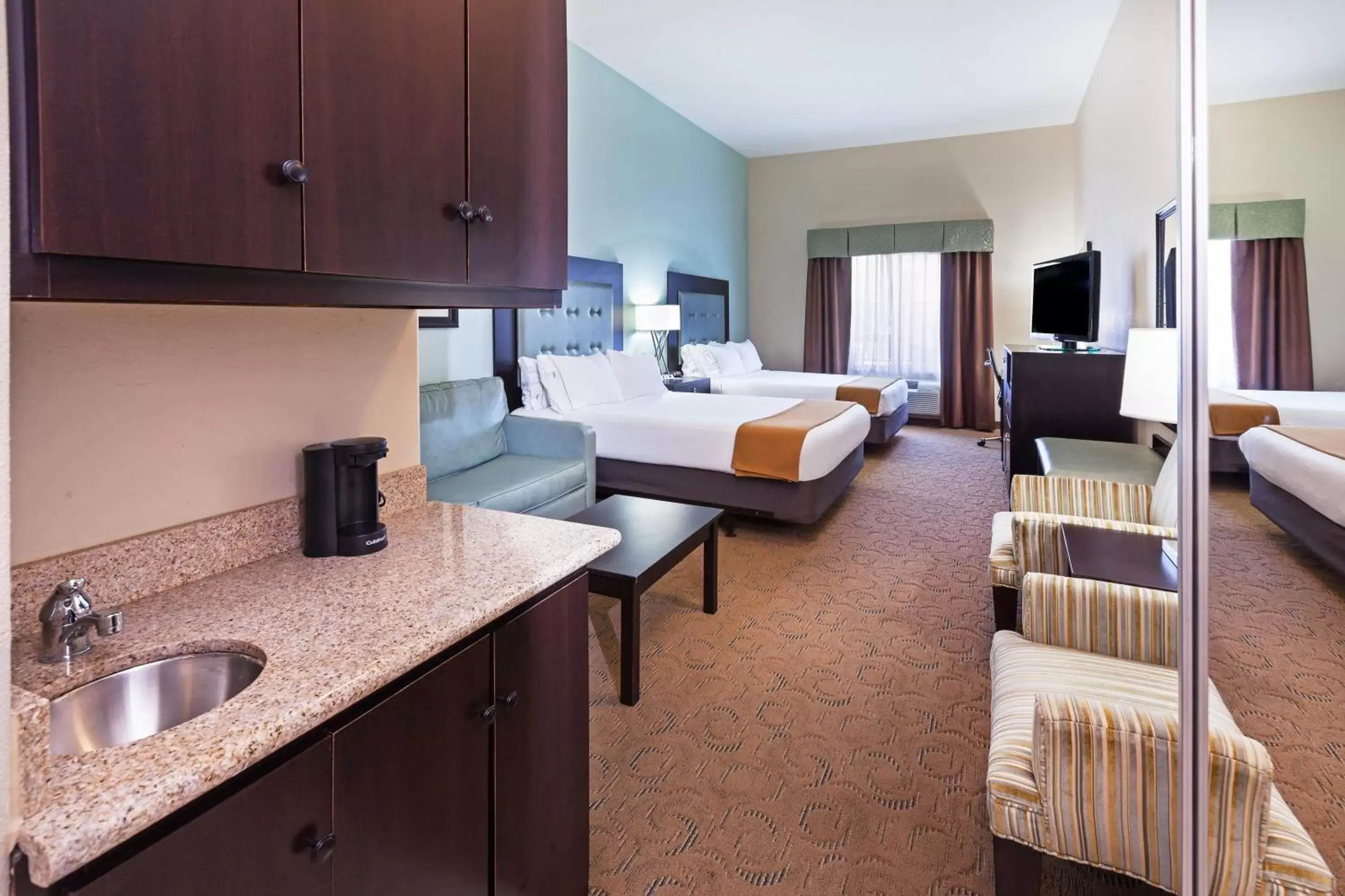 Photo of the whole room in Holiday Inn Express & Suites Victoria, an IHG Hotel