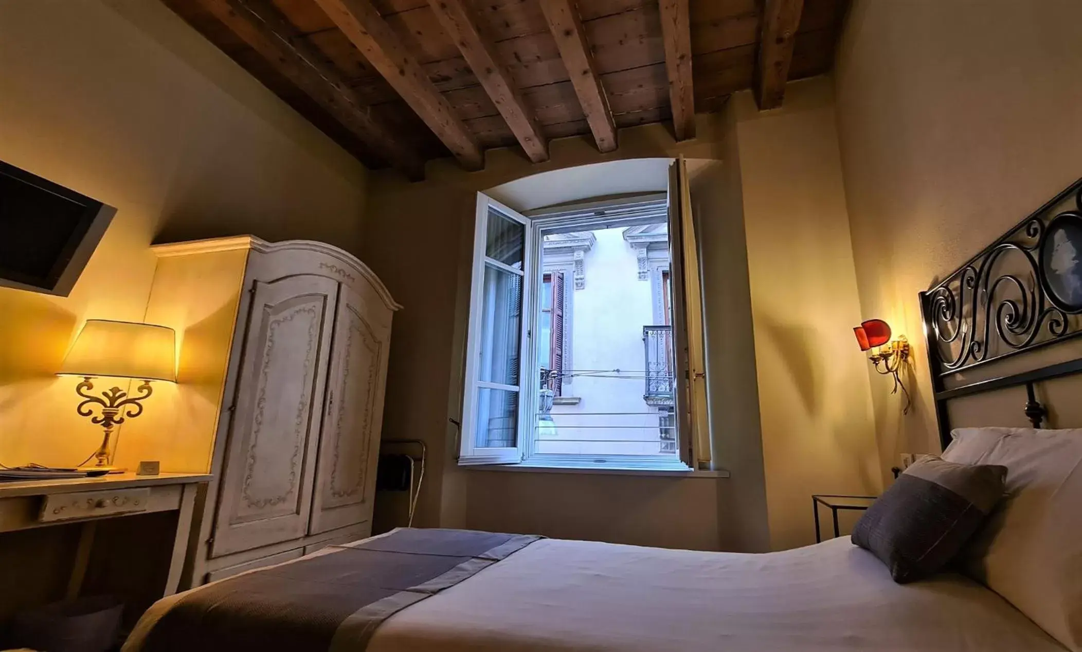 Double or Twin Room in Hotel Piazza Vecchia