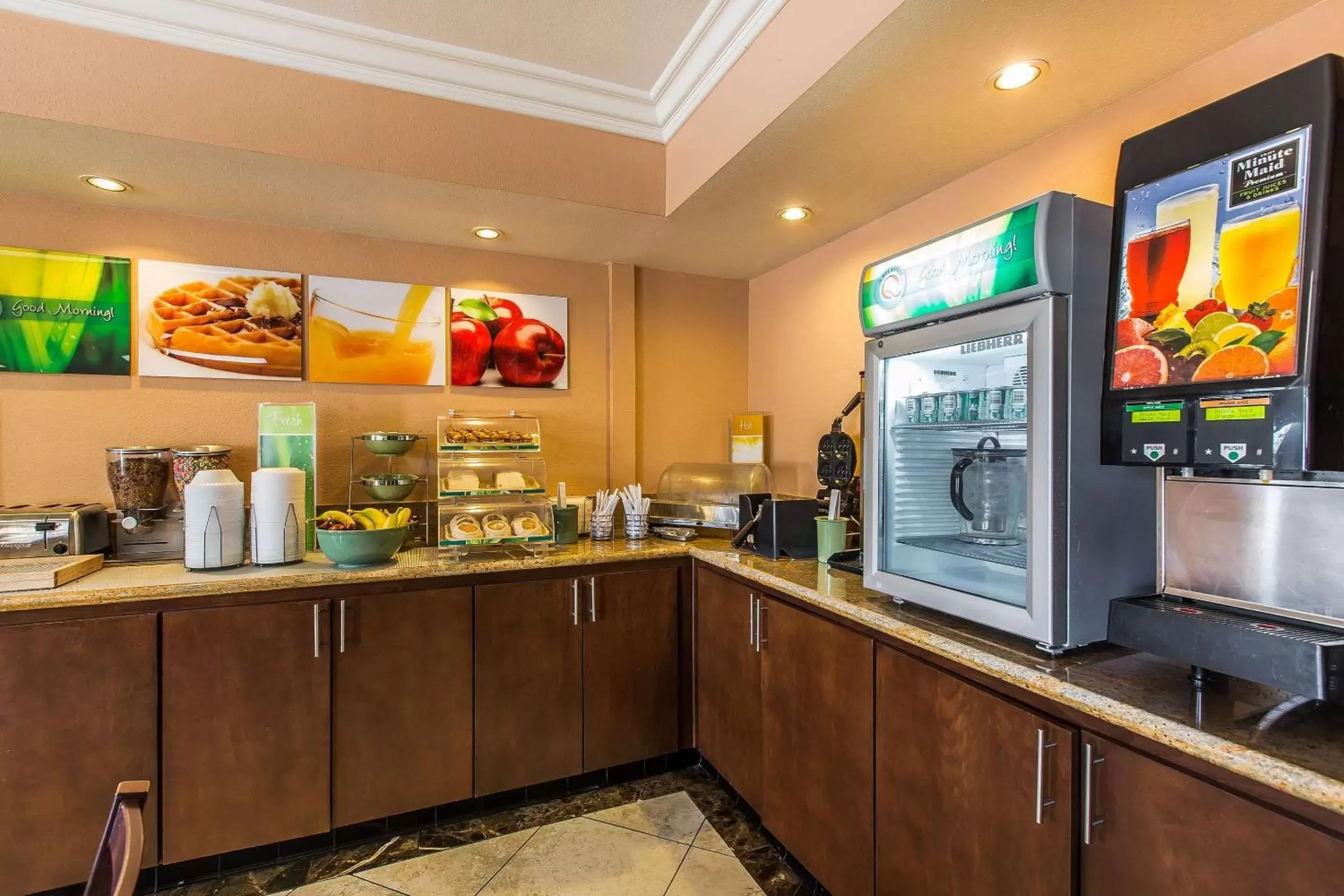 Restaurant/places to eat in Quality Inn Lake Elsinore