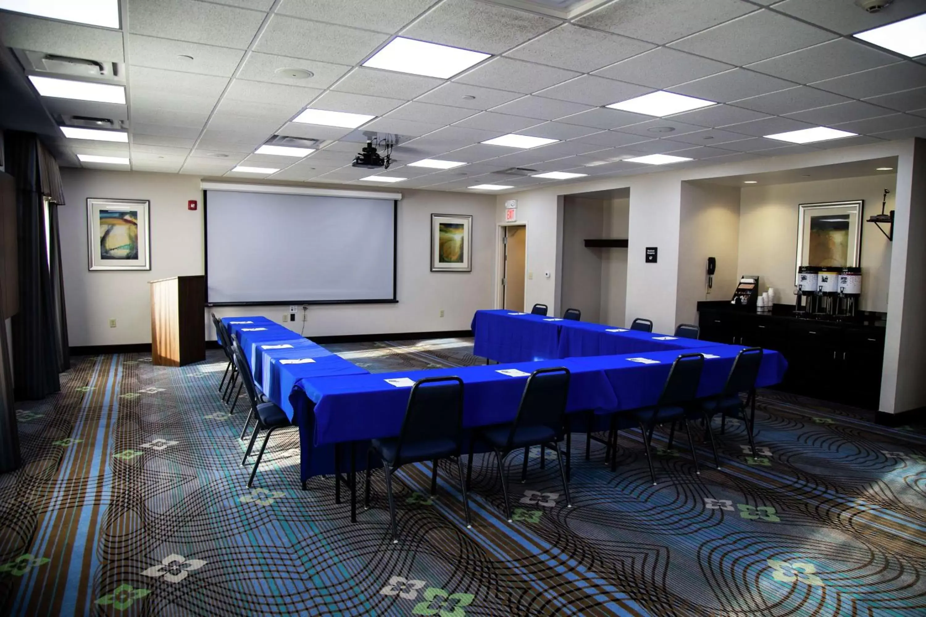 Meeting/conference room in Hampton Inn & Suites Sharon