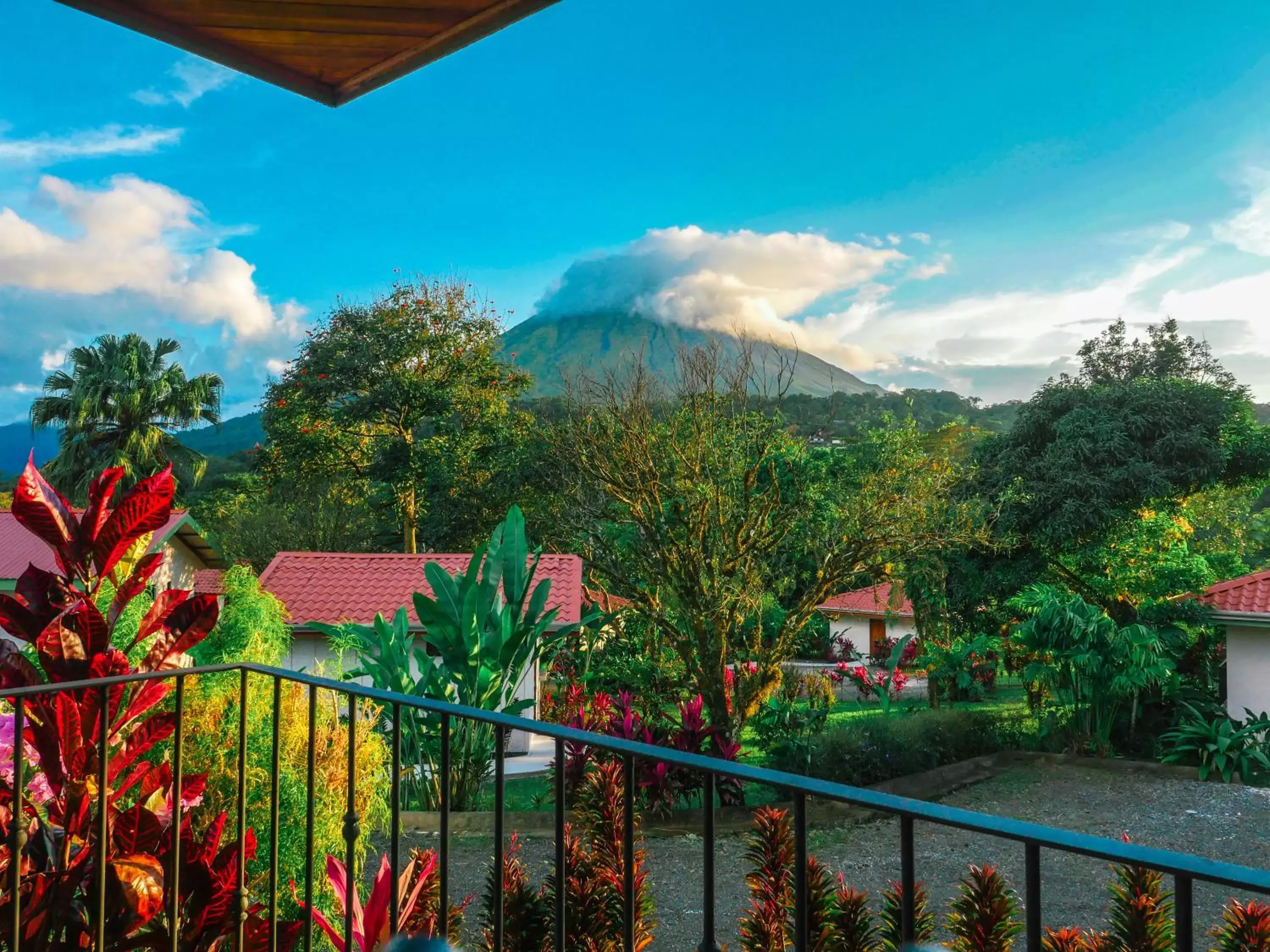 View (from property/room), Balcony/Terrace in Miradas Arenal Hotel & Hotsprings