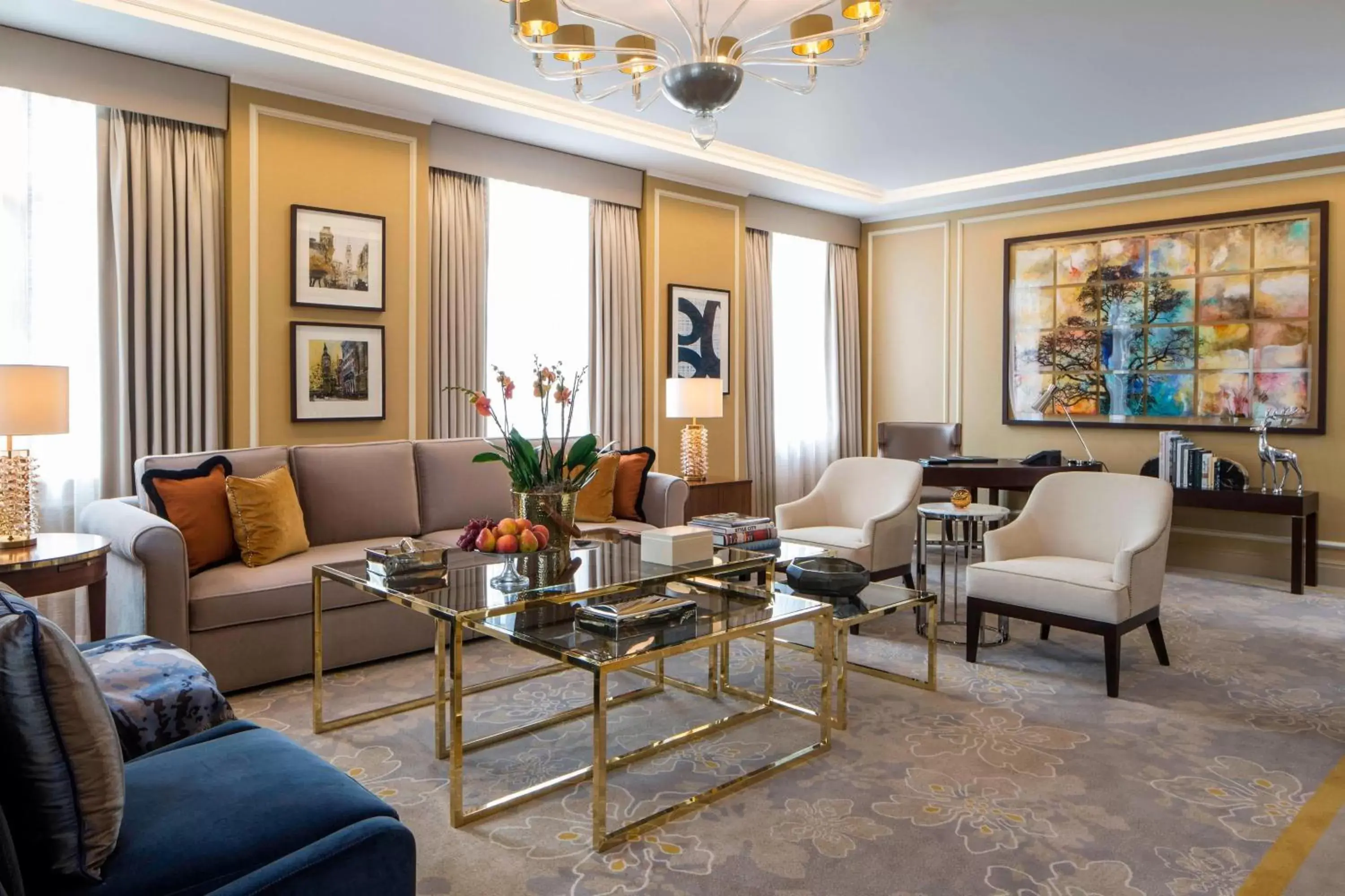 Living room, Seating Area in JW Marriott Grosvenor House London