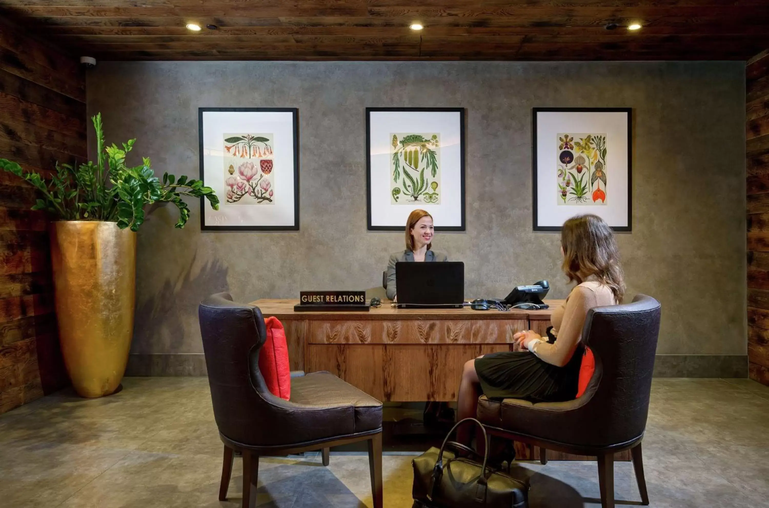 Lobby or reception in Hilton London Bankside