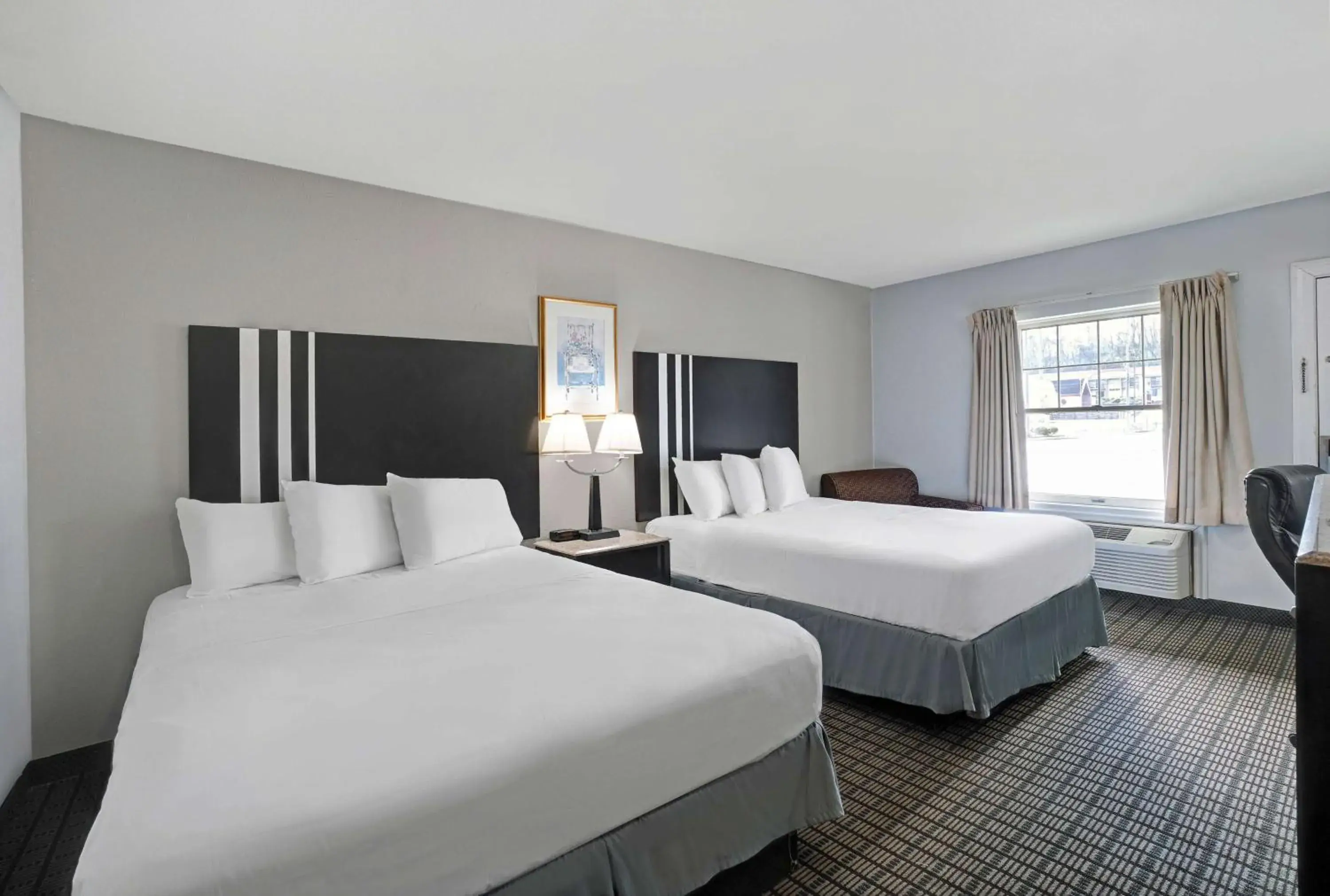 Photo of the whole room, Bed in Motel 6 Washington, PA Photo of the whole room, Bed in Motel 6 Washington, PA