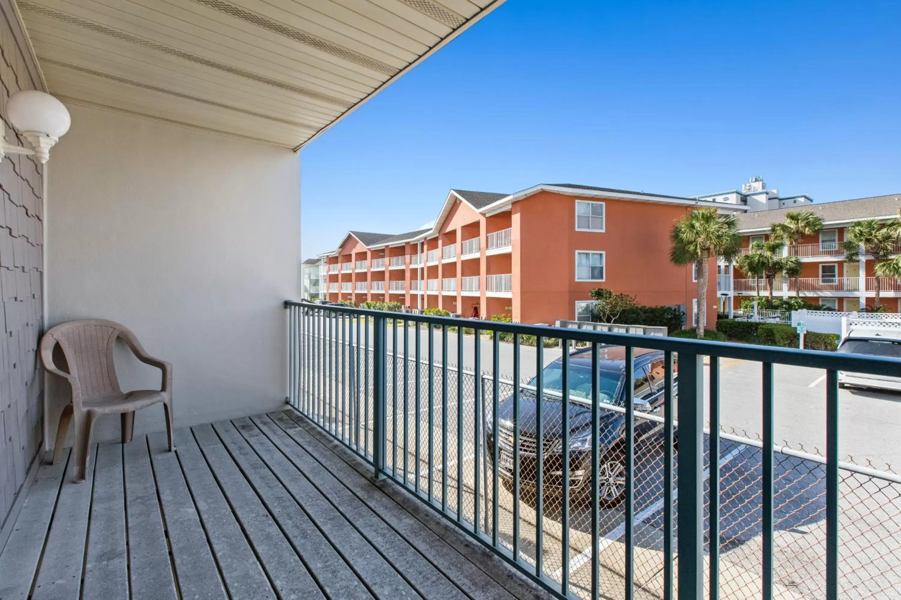 Balcony/Terrace in Peach Seashell