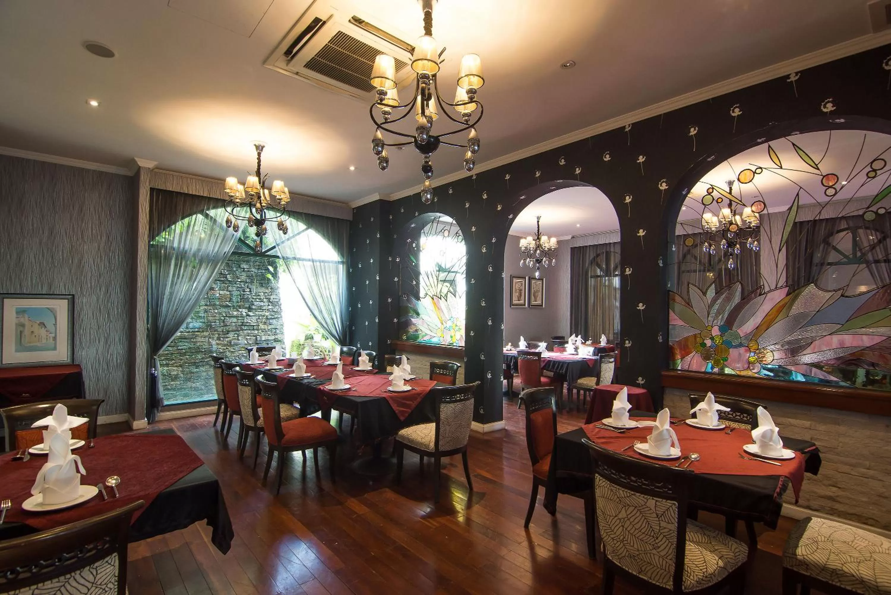 Dining area in Kalanan Riverside Resort